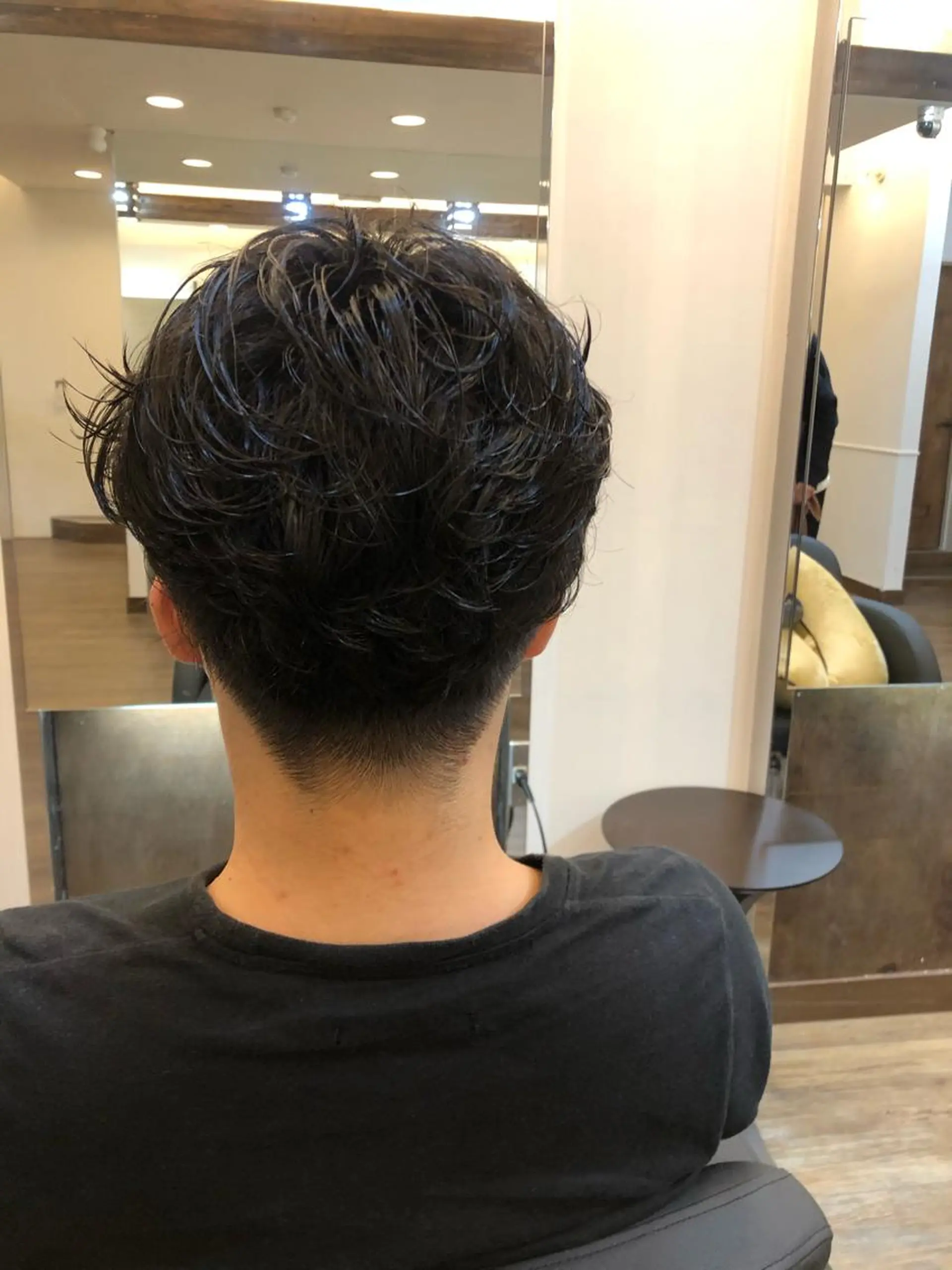 ショート パーマ メンズ カット ヘアカラー トリートメント 前川 万都里のヘアスタイル