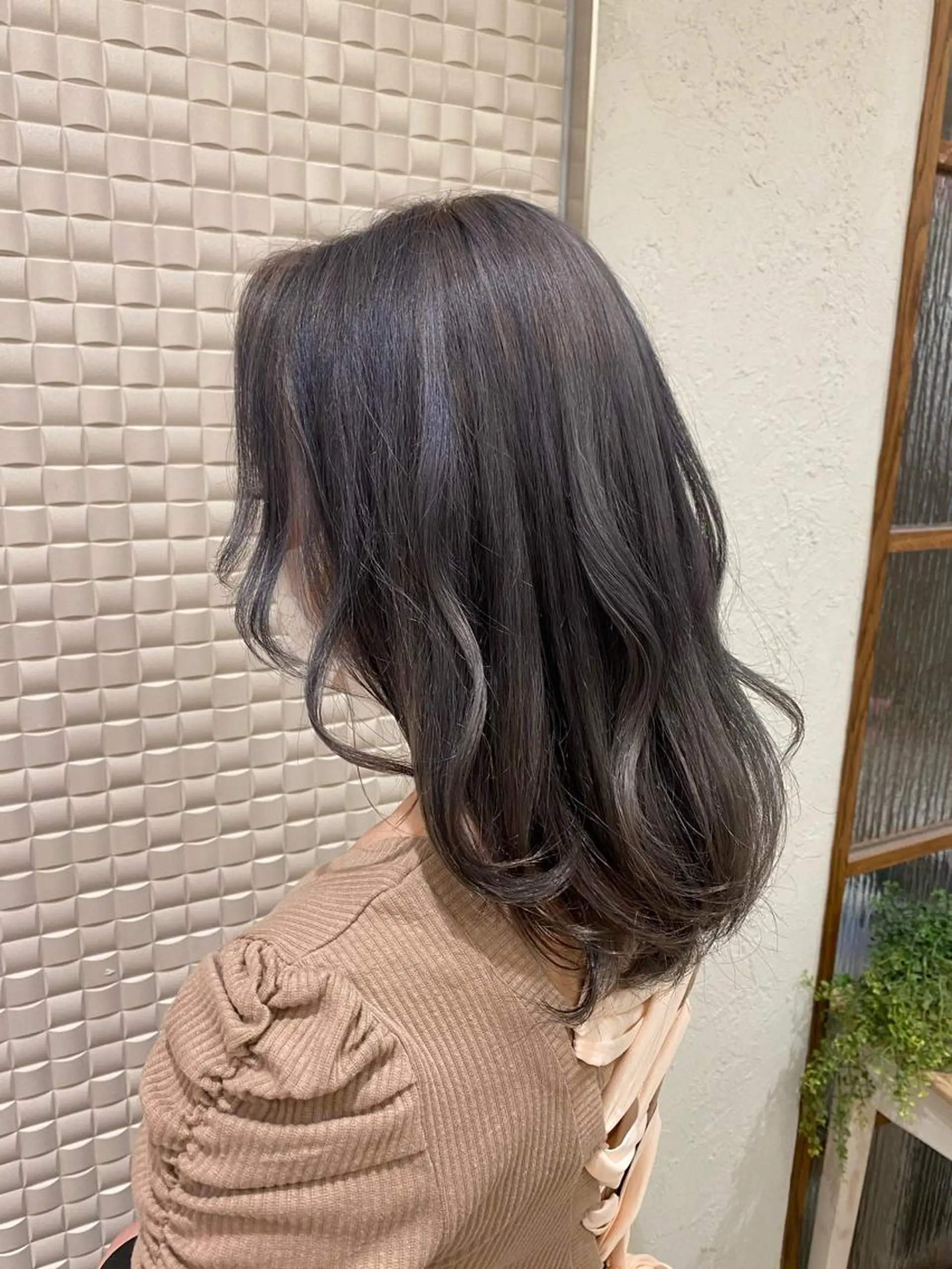 ミディアム 新宿スペインカール ヨモギダのヘアスタイル