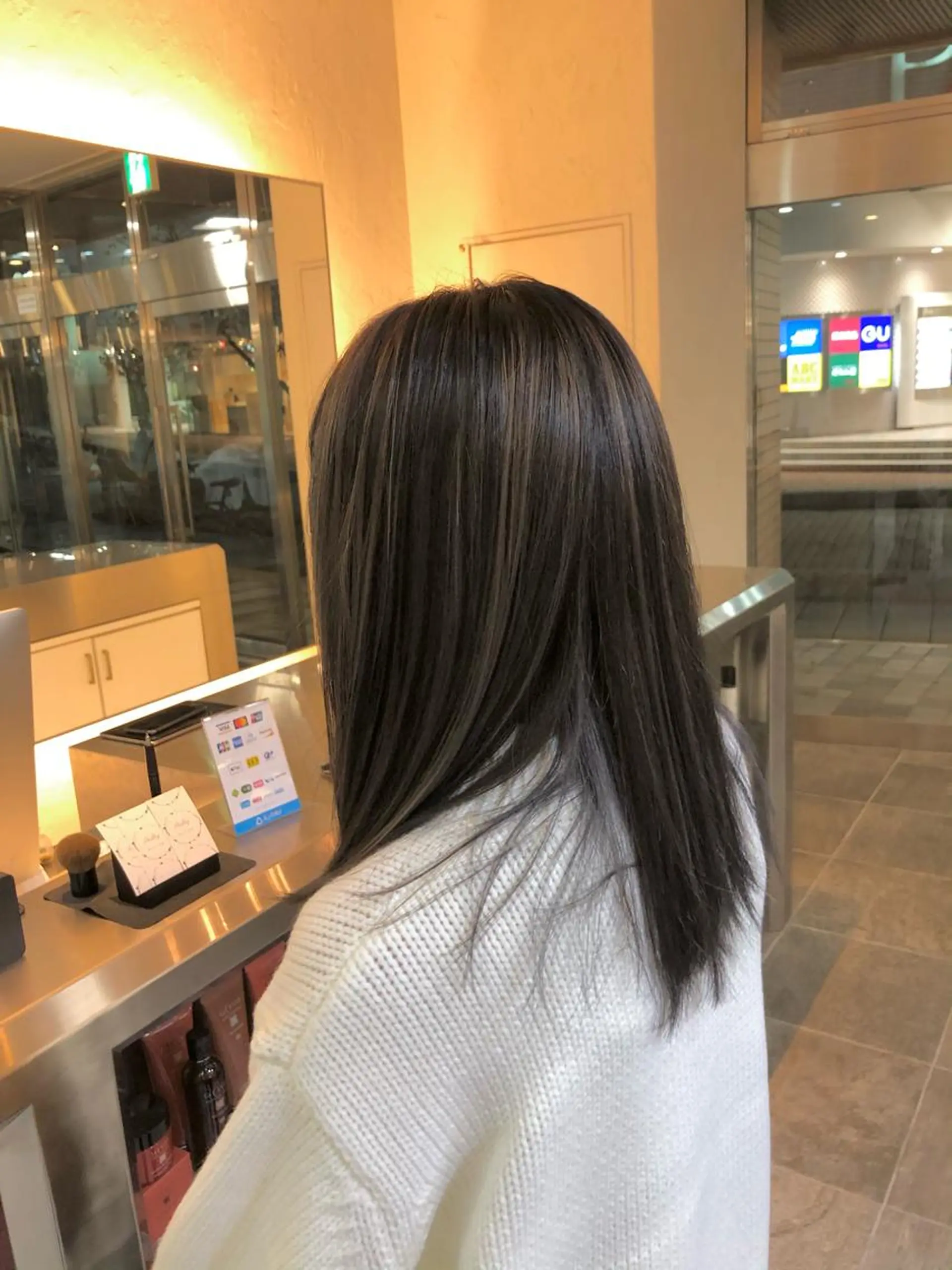 セミロング ハイライト ヘアカラー キノシタ ナオユキのヘアスタイル