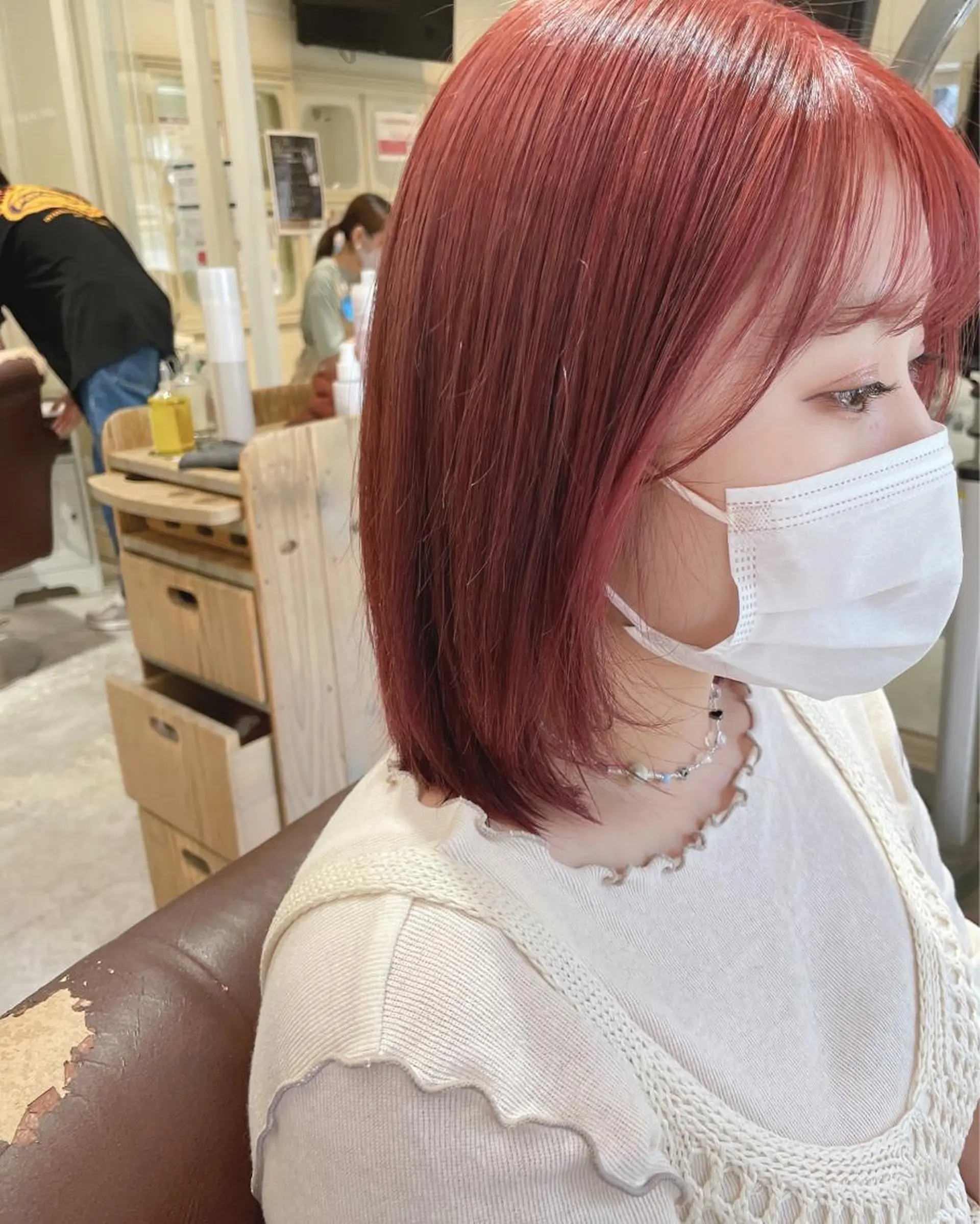 ショート カラー ヘアカラー ぱつっとボブ 古家 佑真のヘアスタイル