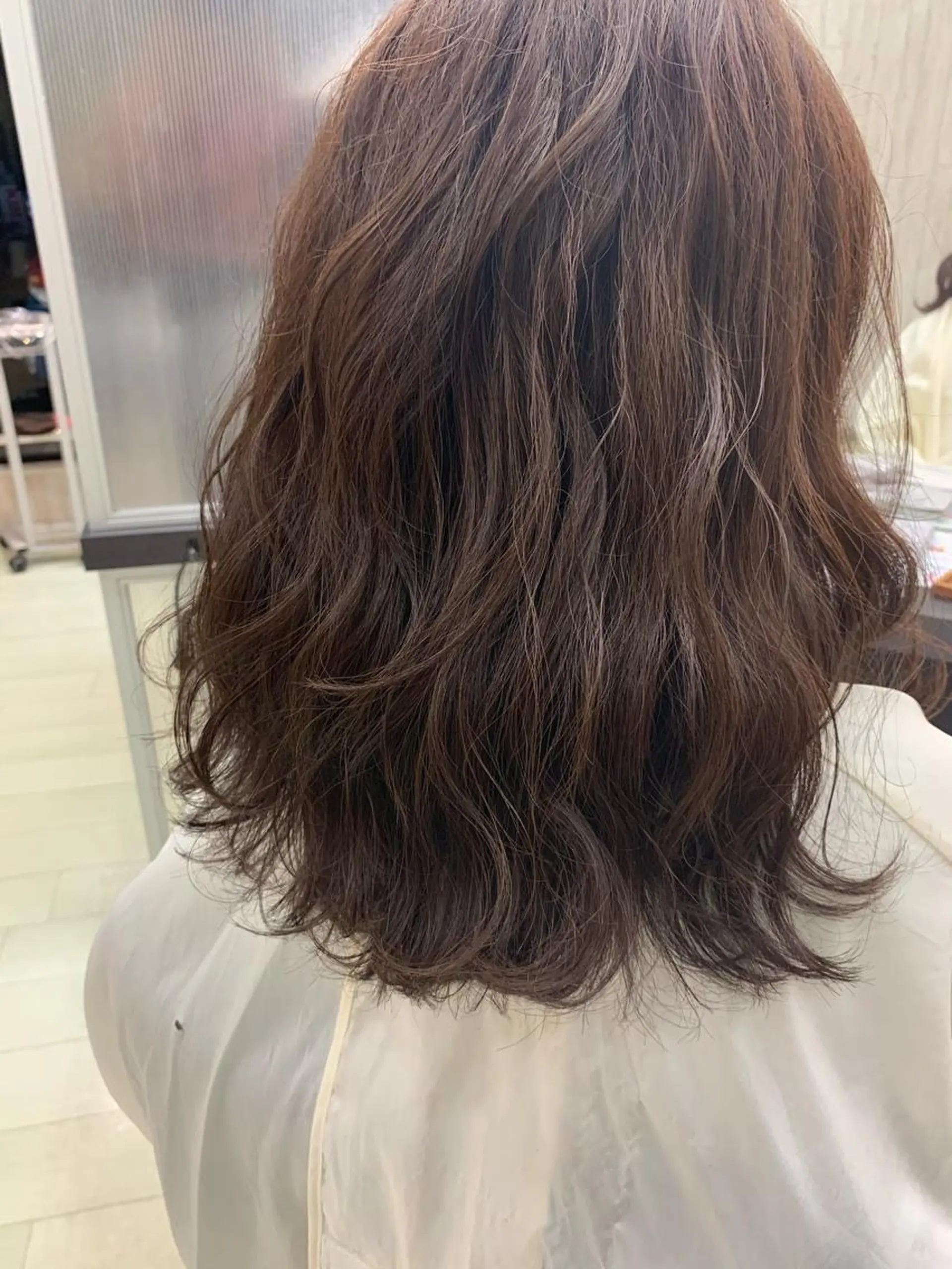 セミロング カラー ブラウンカラー ウスイ ハルカのヘアスタイル