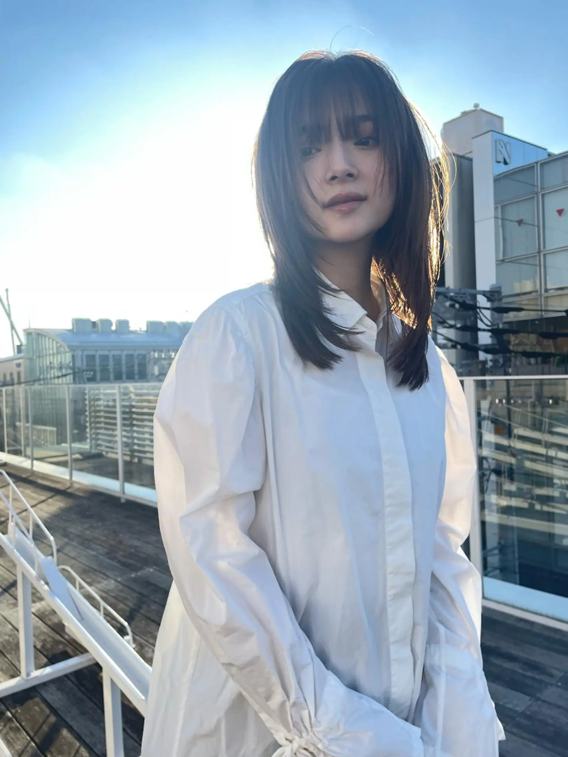 ミディアム 顔まわりレイヤー レイヤーカット KURO/ズボラでも できる韓国ヘアのヘアスタイル