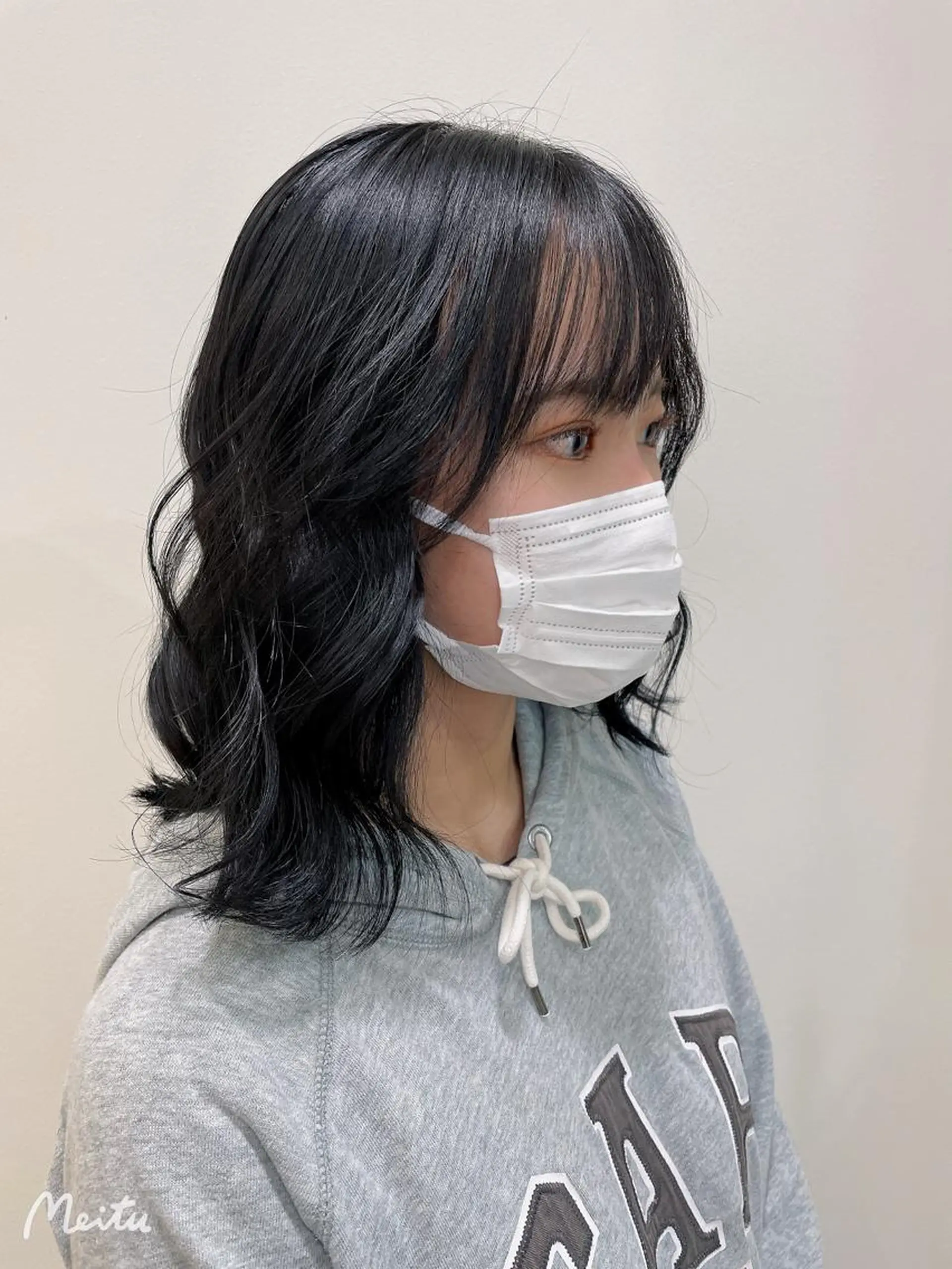 カラー 詩 奈のヘアスタイル