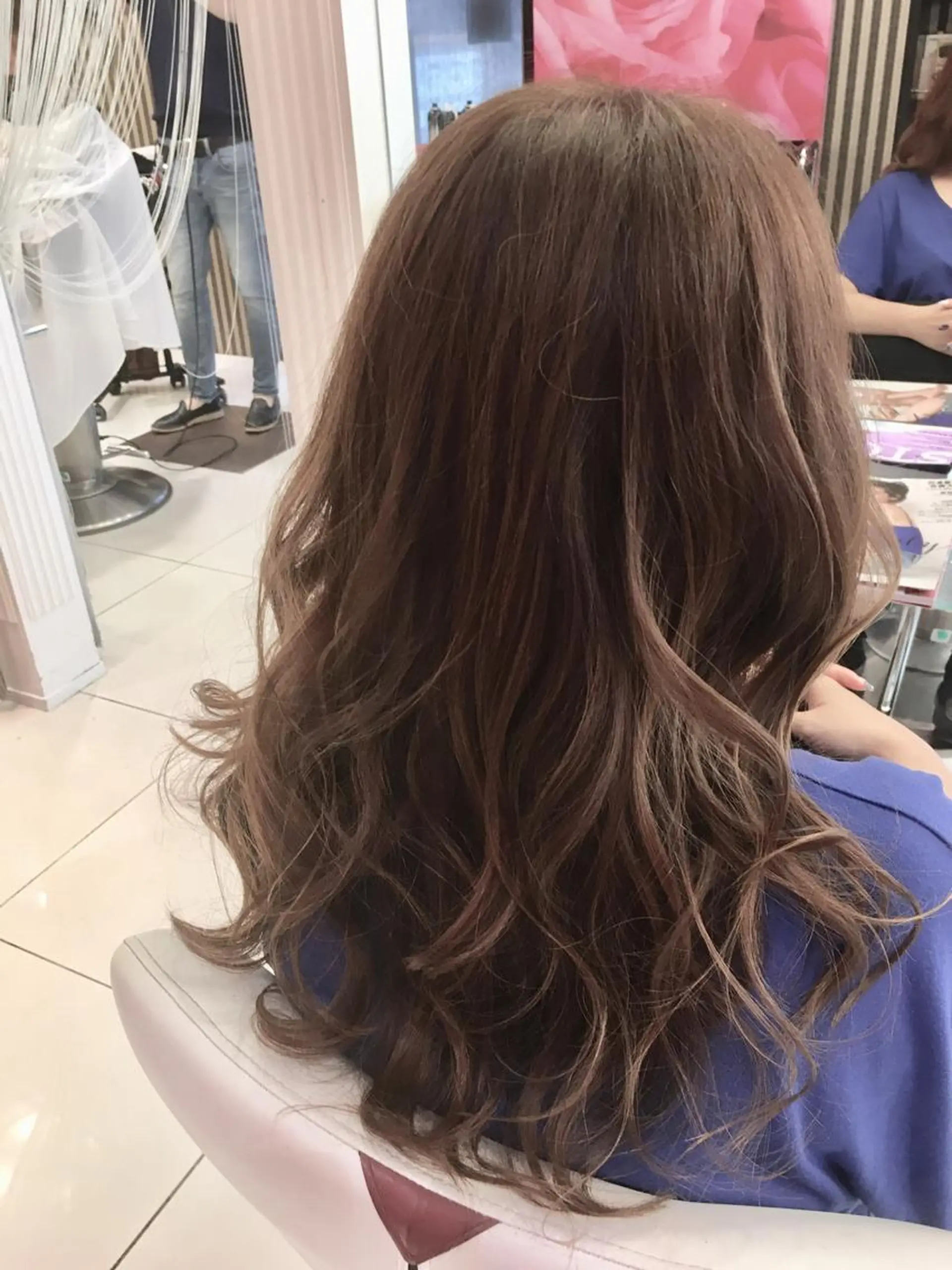 ロング カラー ベージュカラー ハイライトカラー ピンクカラー ピンクベージュ ハイライト i-Dear -studio Kobe-所属・横野 孝志のヘアスタイル