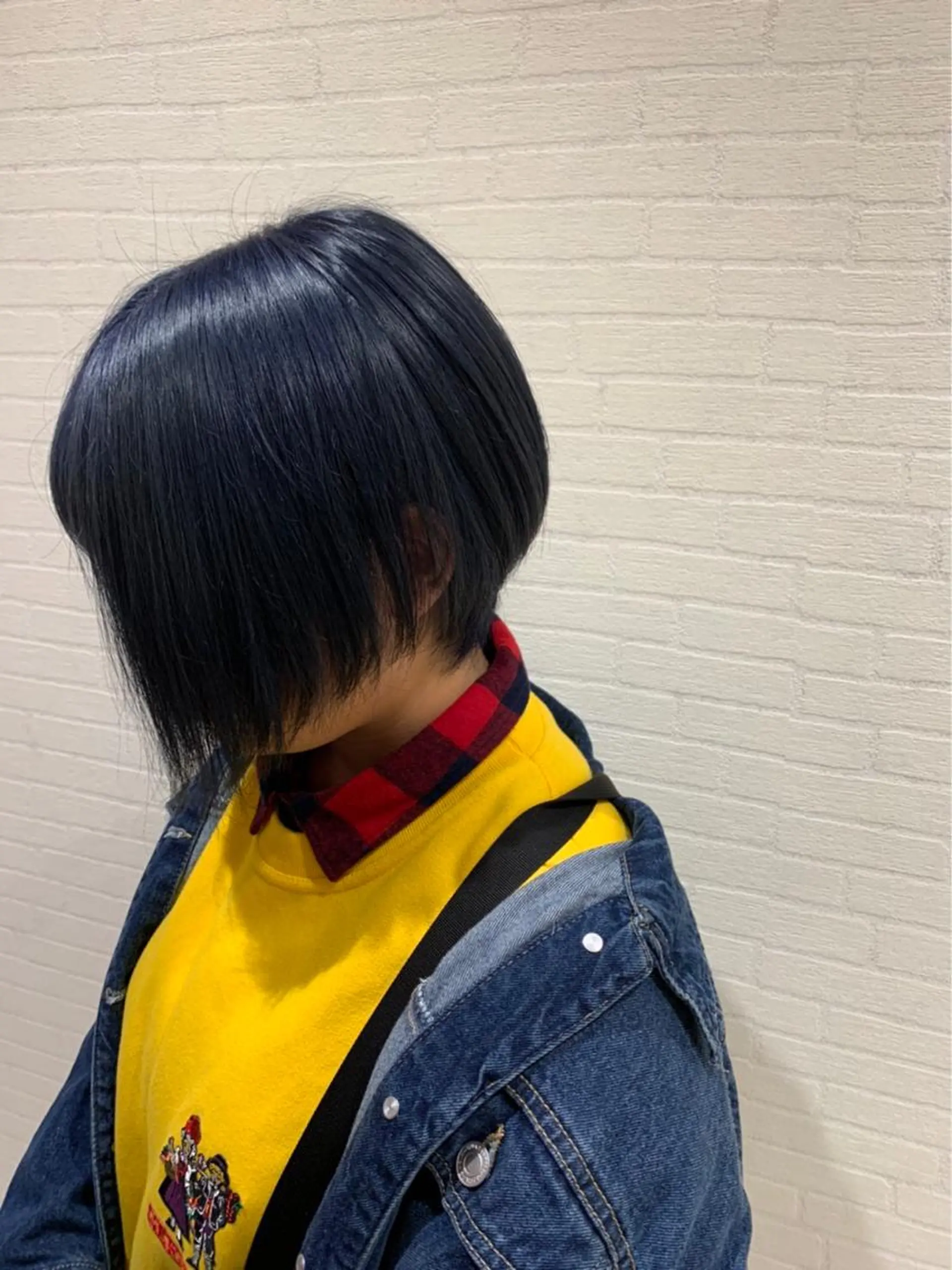 ショート カラー 岩永 梨玖のヘアスタイル