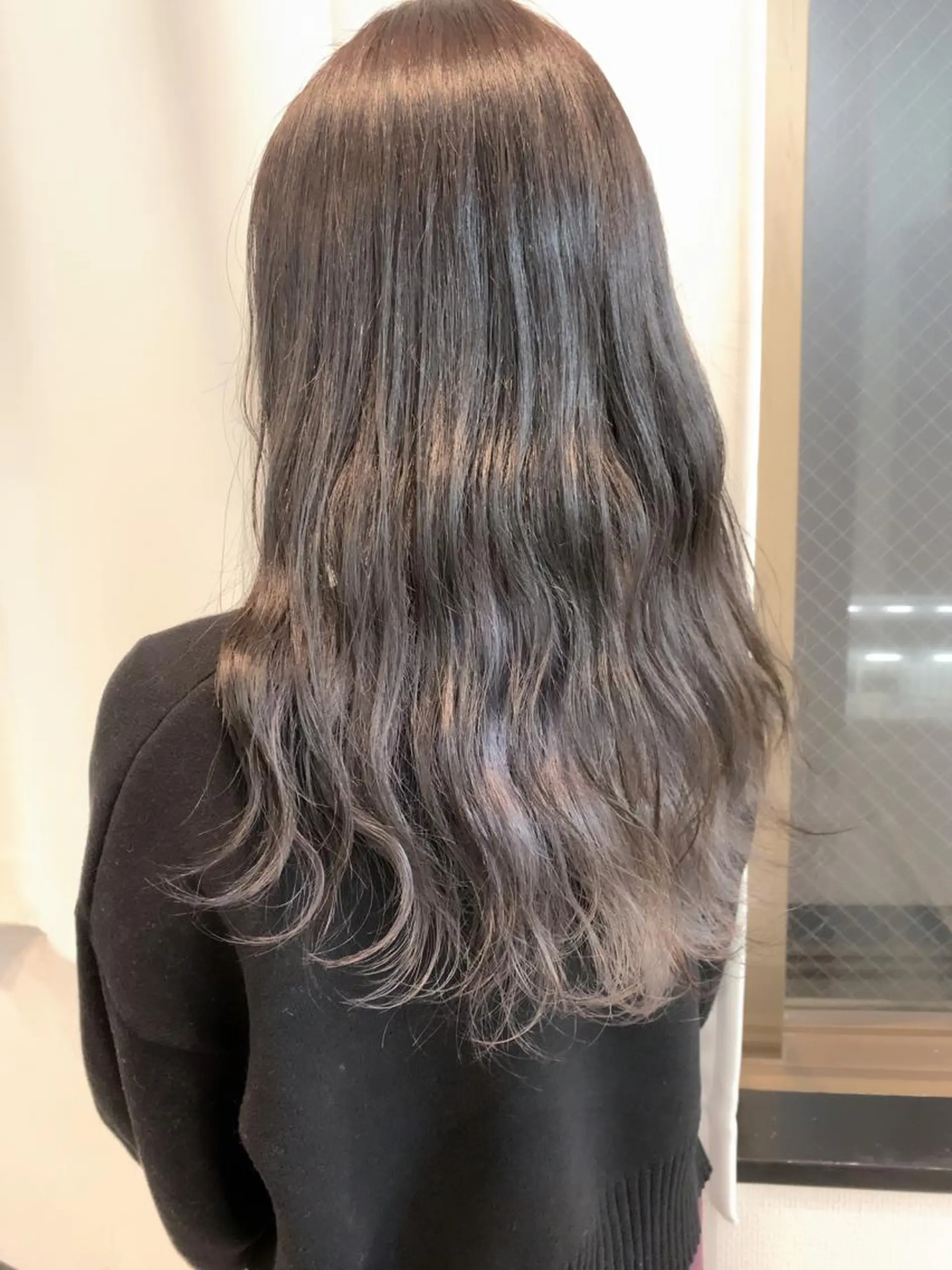 セミロング カラー アッシュ ホワイトアッシュ 透明感カラーが 得意です！NAOKIのヘアスタイル