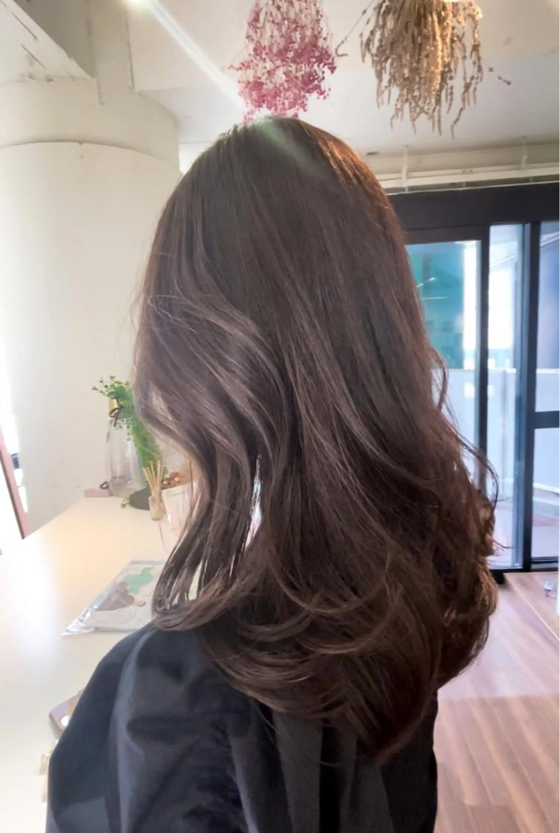 ロング カラー グレージュ カット パーマ トリートメント TMJ所属・バズる韓国ヘア 🇰🇷溝邊　拓麿のヘアスタイル