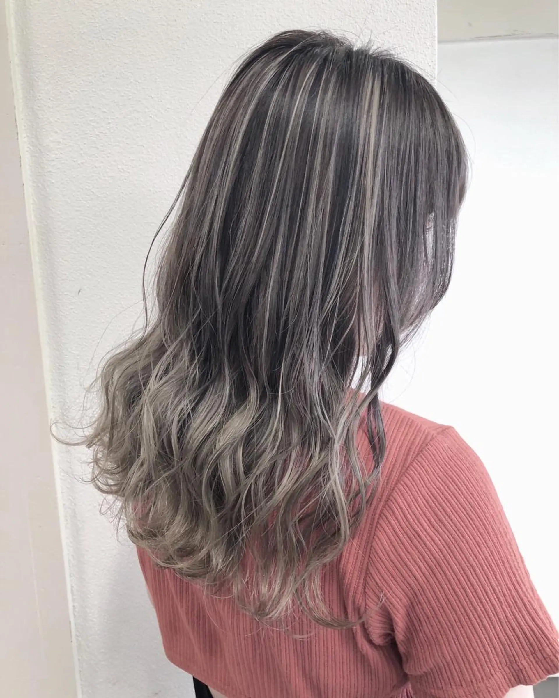 セミロング カラー ヘアアレンジ バレイヤージュ ハイライトカラー ハイライト レイヤーカット ヘアカラー トリートメント GiseL天神カラー 髪質改善/ブリーチのヘアスタイル