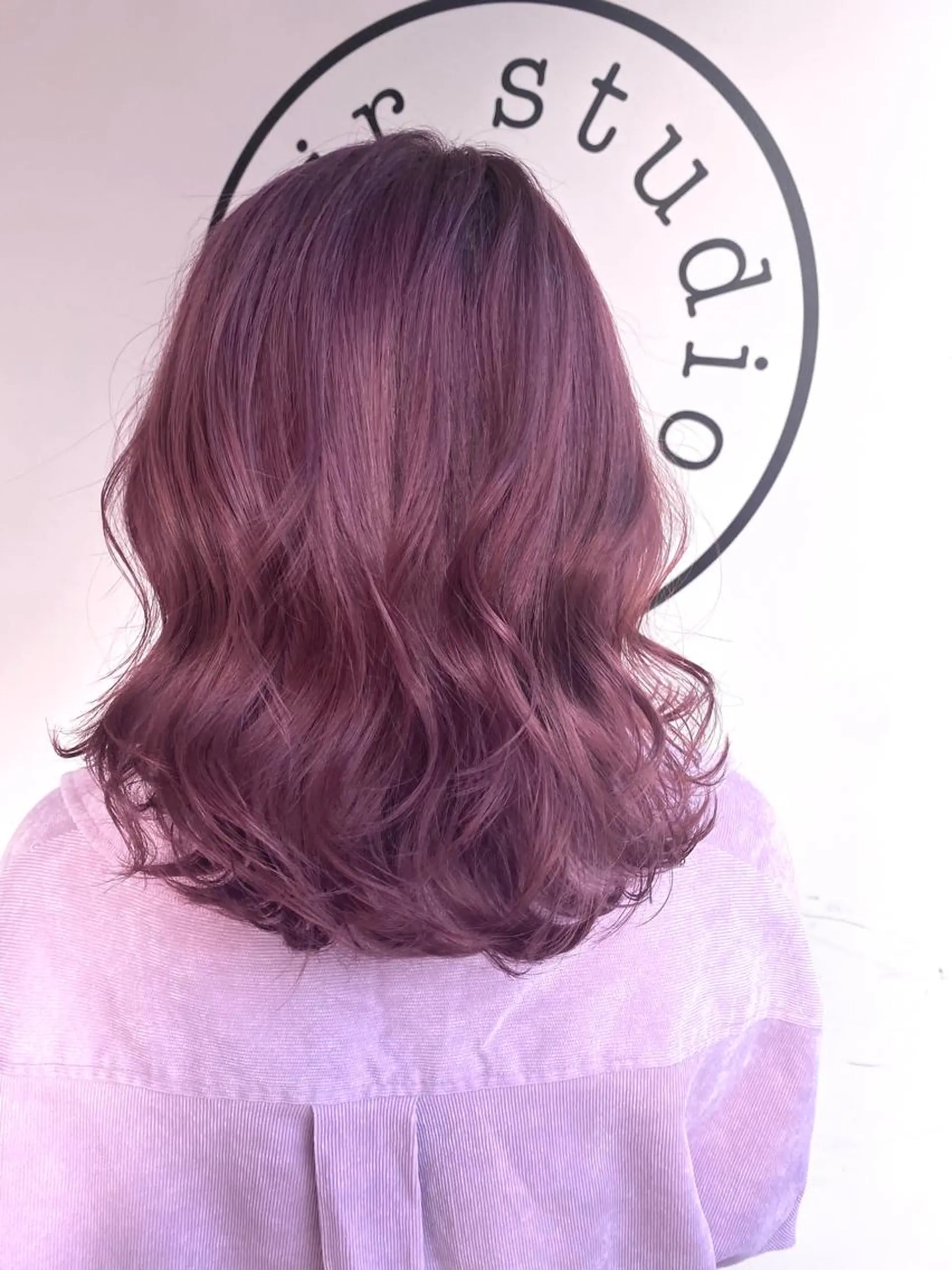 ミディアム カラー ピンクカラー ヘアカラー 川越 輝梨奈のヘアスタイル