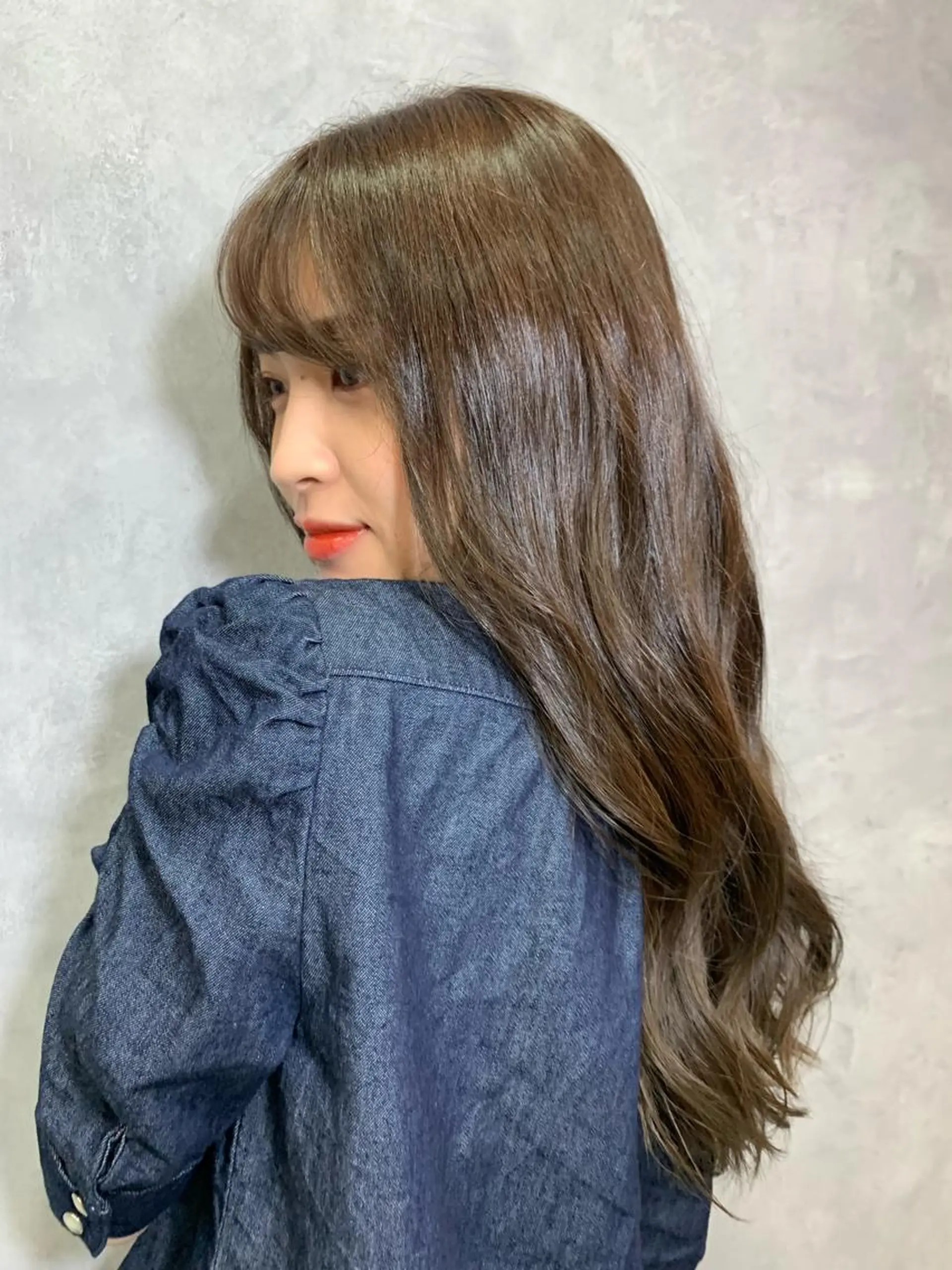 ロング StellA所属・MIZUKI/町田/ ハイトーンカラーのヘアスタイル