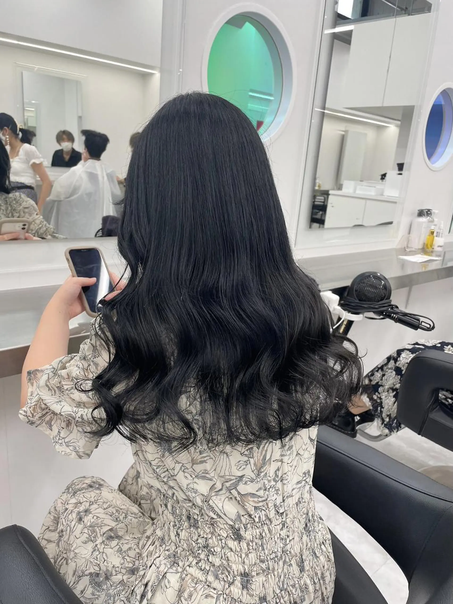 ロング カラー 🦋重くない暗髪🦋 Hana🦋のヘアスタイル