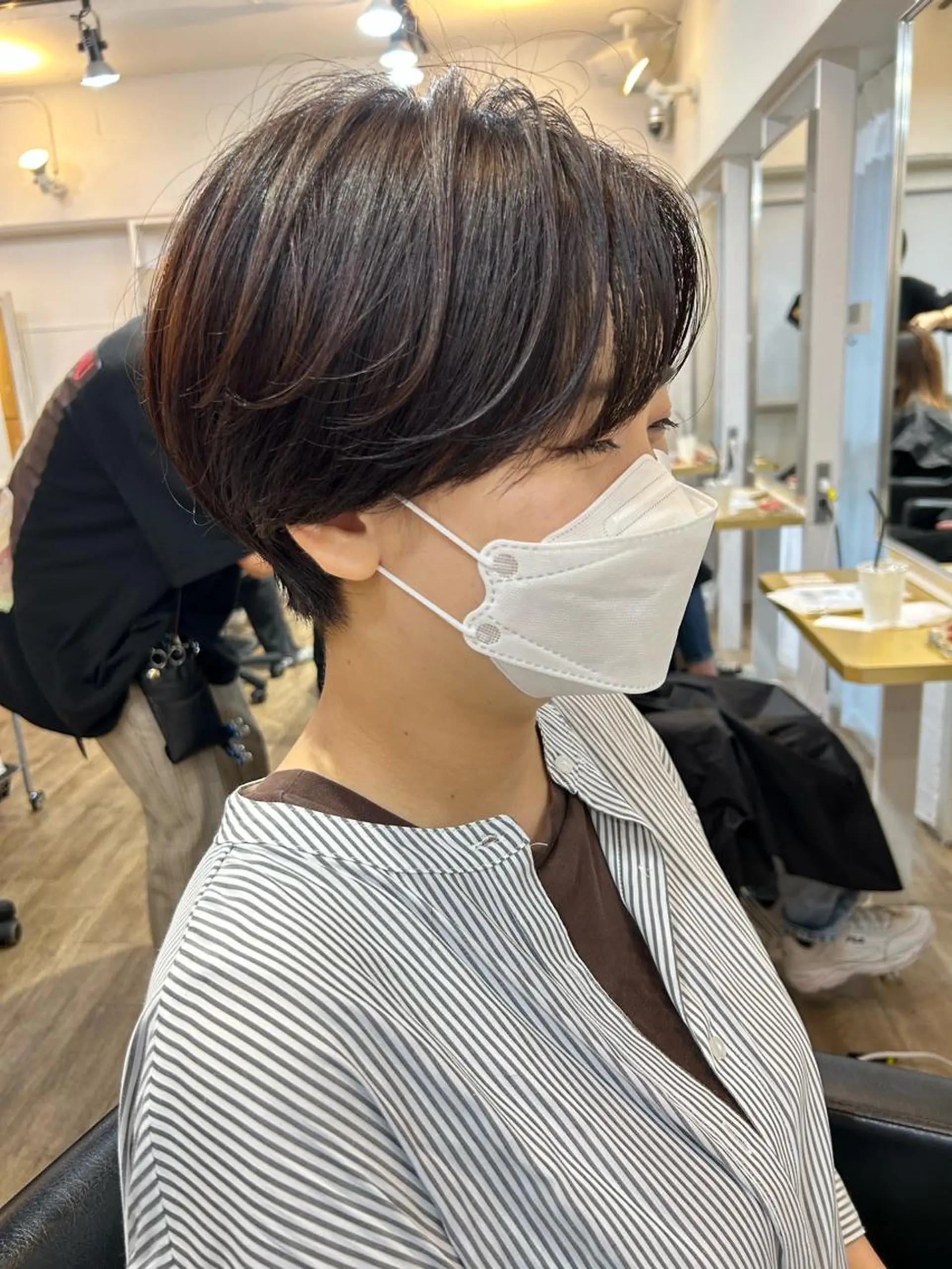 ショート カラー ハンサムショート ブリーチ ケアブリーチ ダブルカラー ハイライトカラー lab.by ioe中崎店所属・中北篤志 ショートボブのヘアスタイル