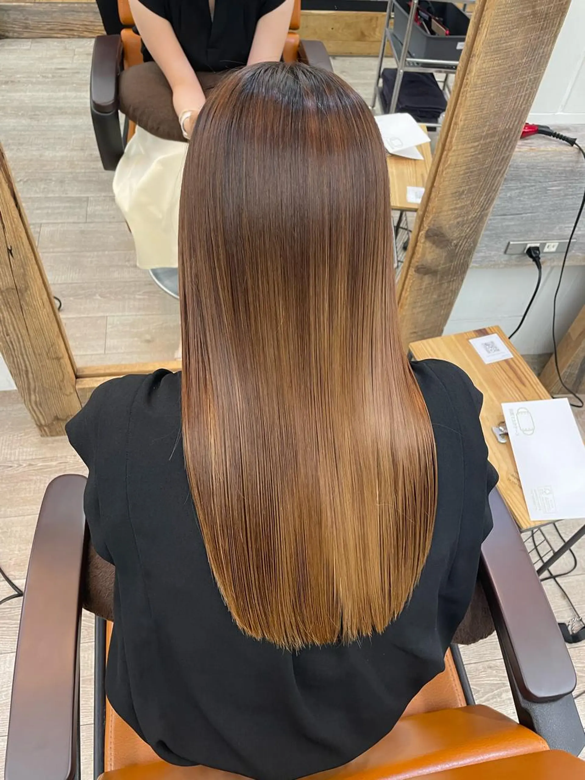 ロング KEIGO/ ブリーチ、矯正特化のヘアスタイル