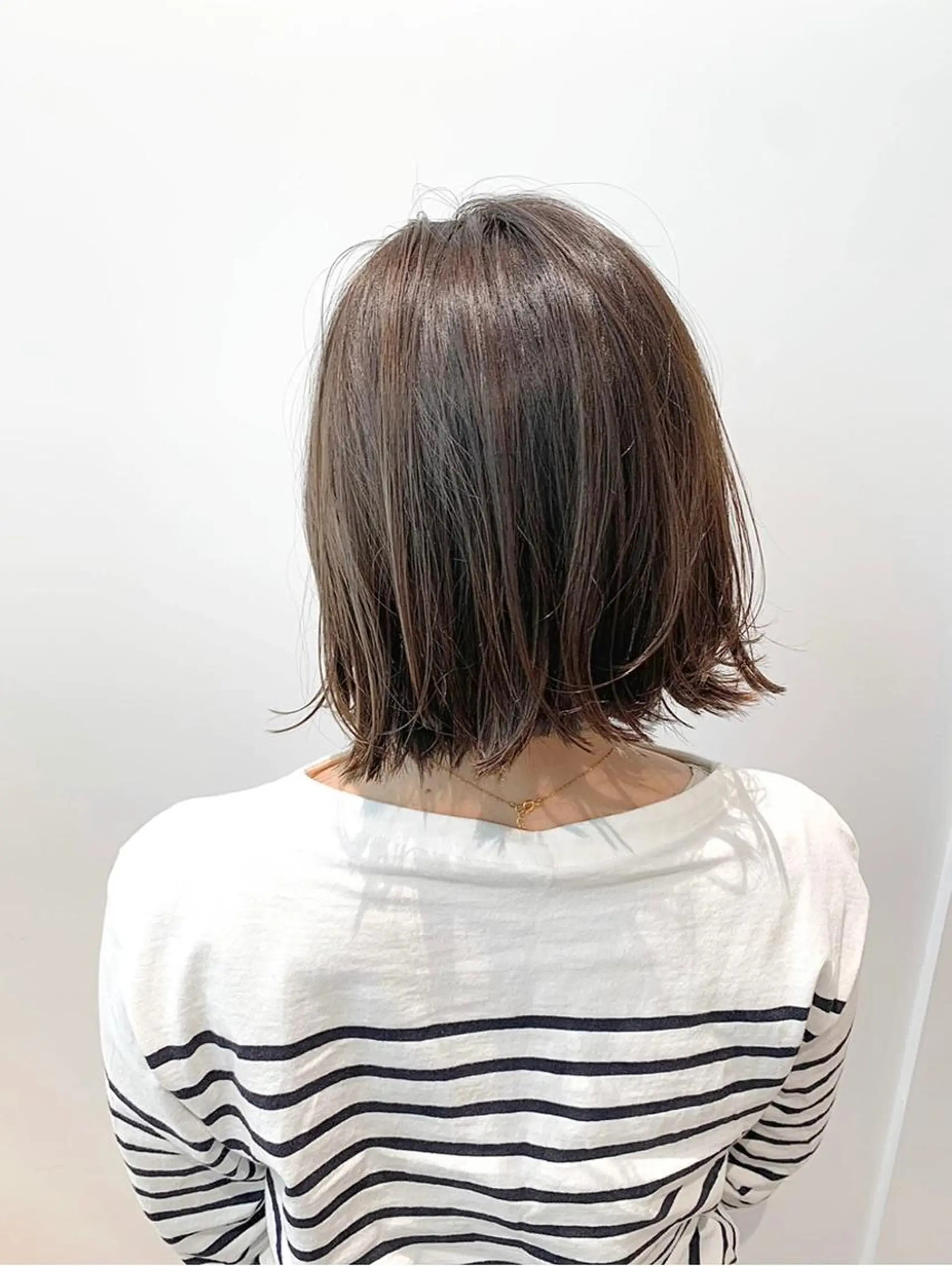 ミディアム カラー ヘアアレンジ ショートボブ 透明感カラー ボブ カット ヘアカラー トリートメント GO TODAY SHAiRE SALON 梅田店所属・柔らかくすみカラー ボブ/ショートのヘアスタイル