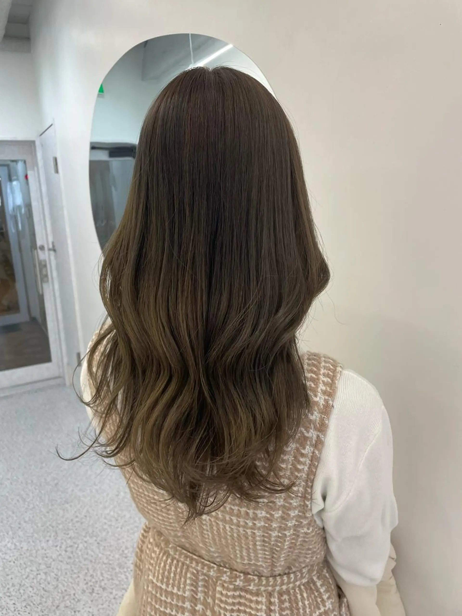 ロング カラー グレージュ オリーブグレージュ オリーブグレー カット ヘアカラー 韓国ヘア☁️ mitsukiのヘアスタイル