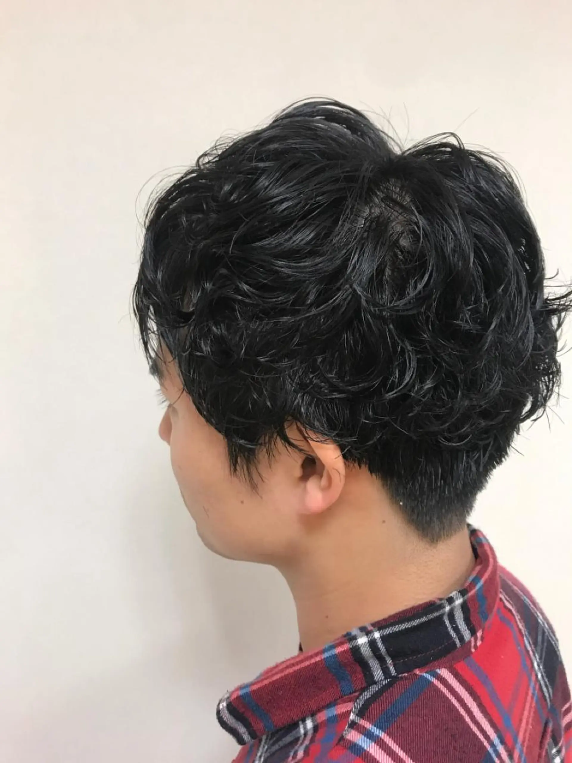 ショート パーマ カット パーマ デザインカラー🕊 石井萌のヘアスタイル