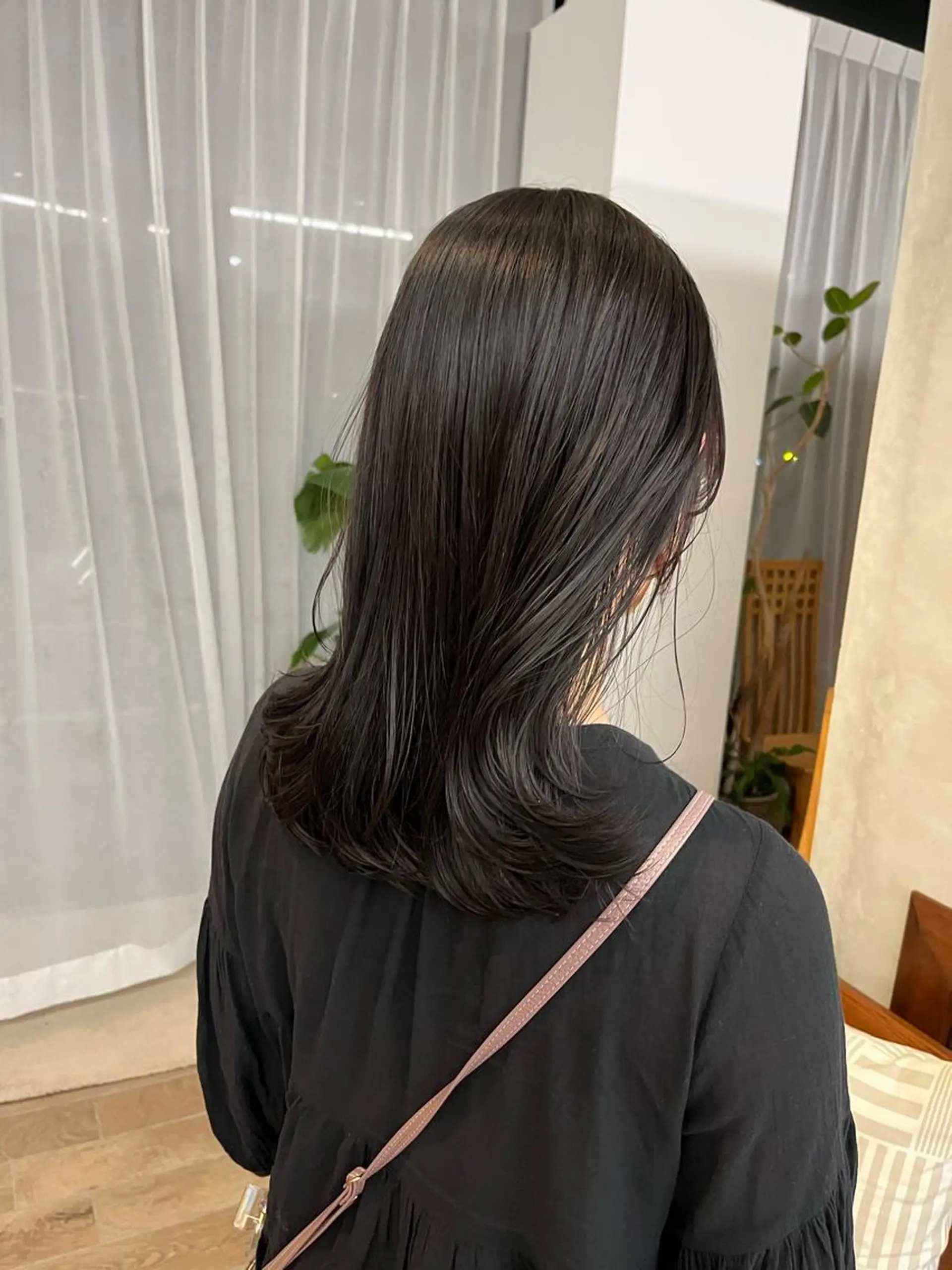 ミディアム カラー 透明感カラー brisa所属・迎 凪紗のヘアスタイル