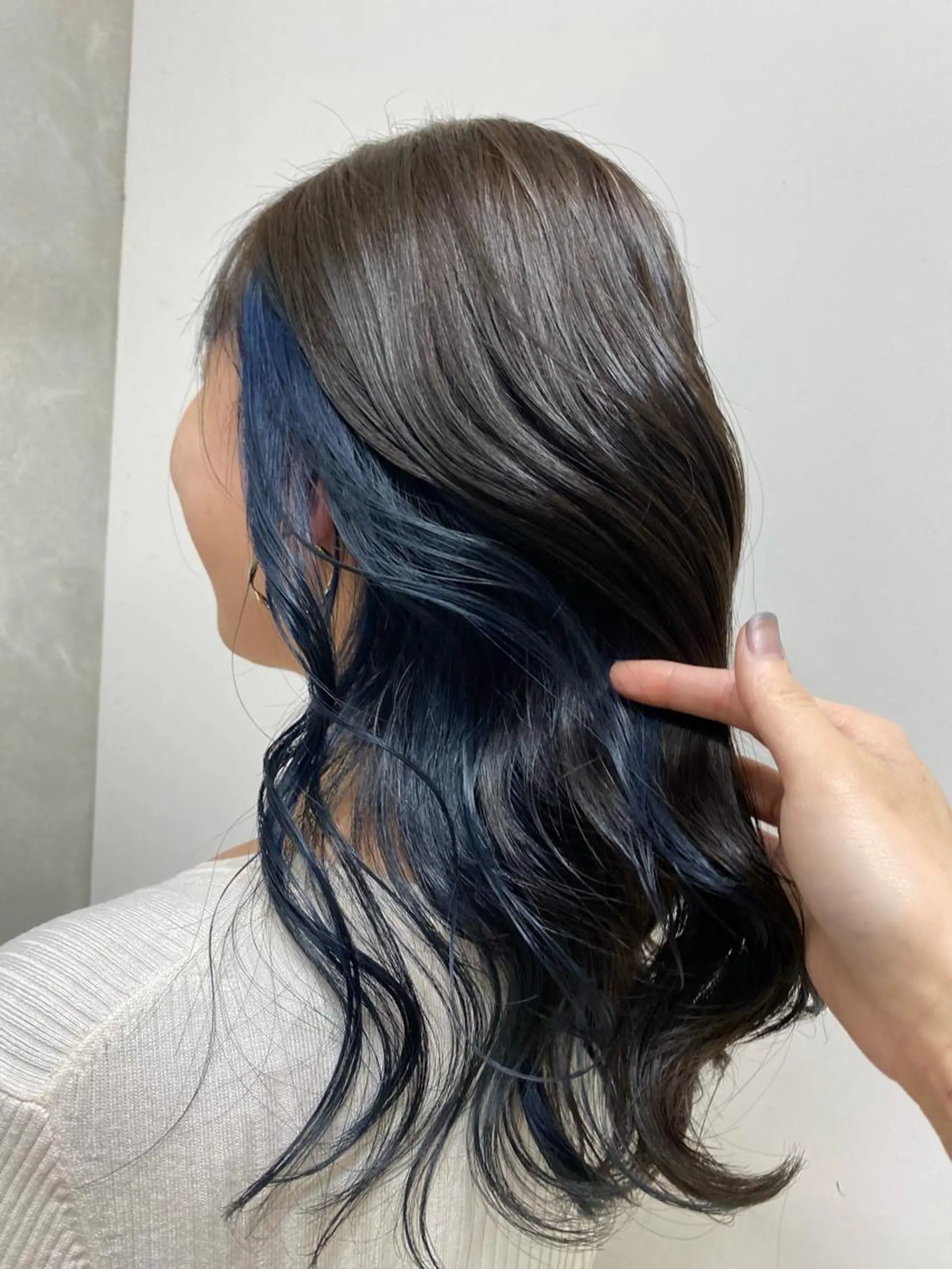 ロング ヘアカラー 山本 佳奈のヘアスタイル