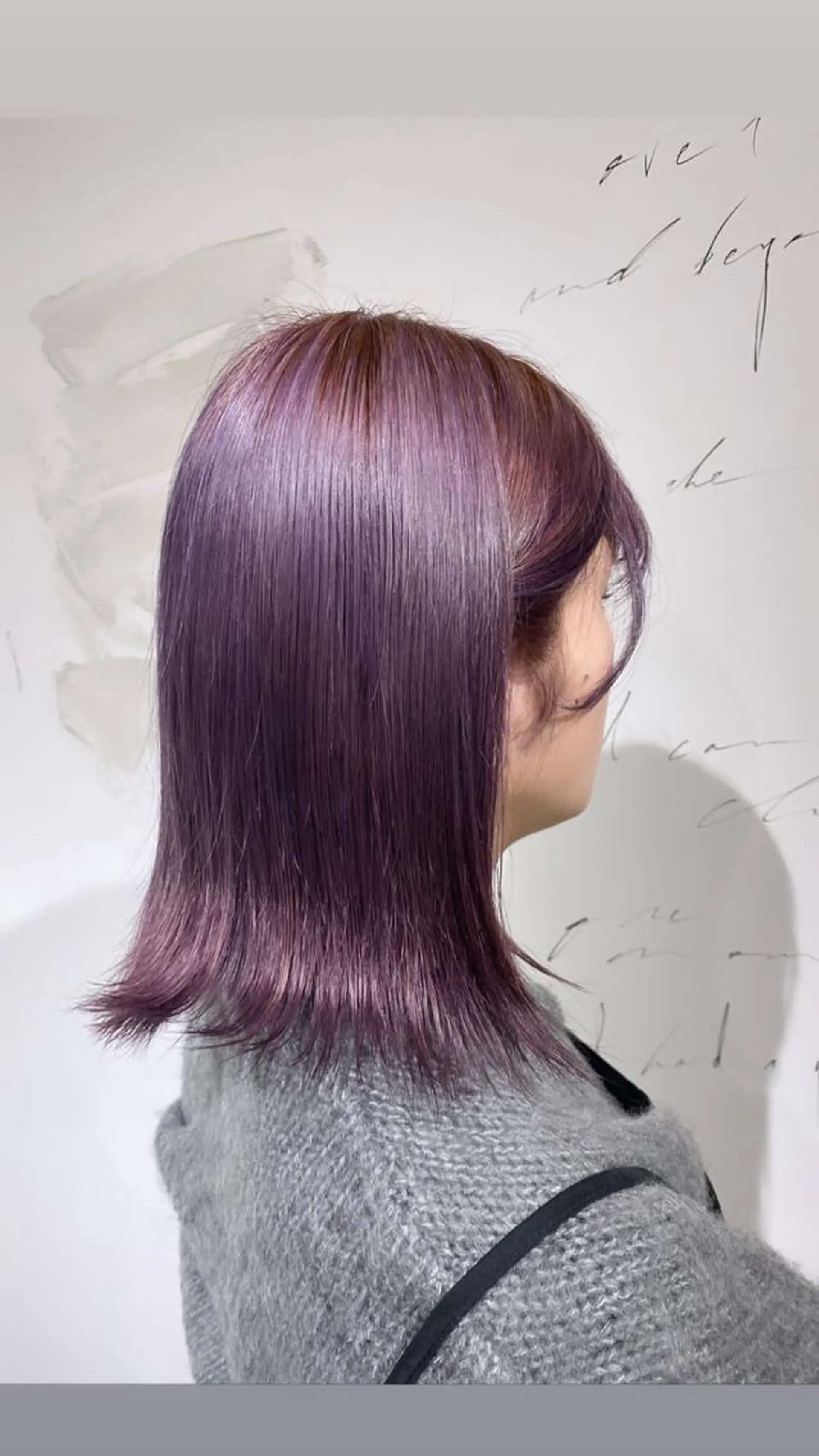 セミロング カラー ラベンダーカラー カット ヘアカラー 鳴海 稜真のヘアスタイル