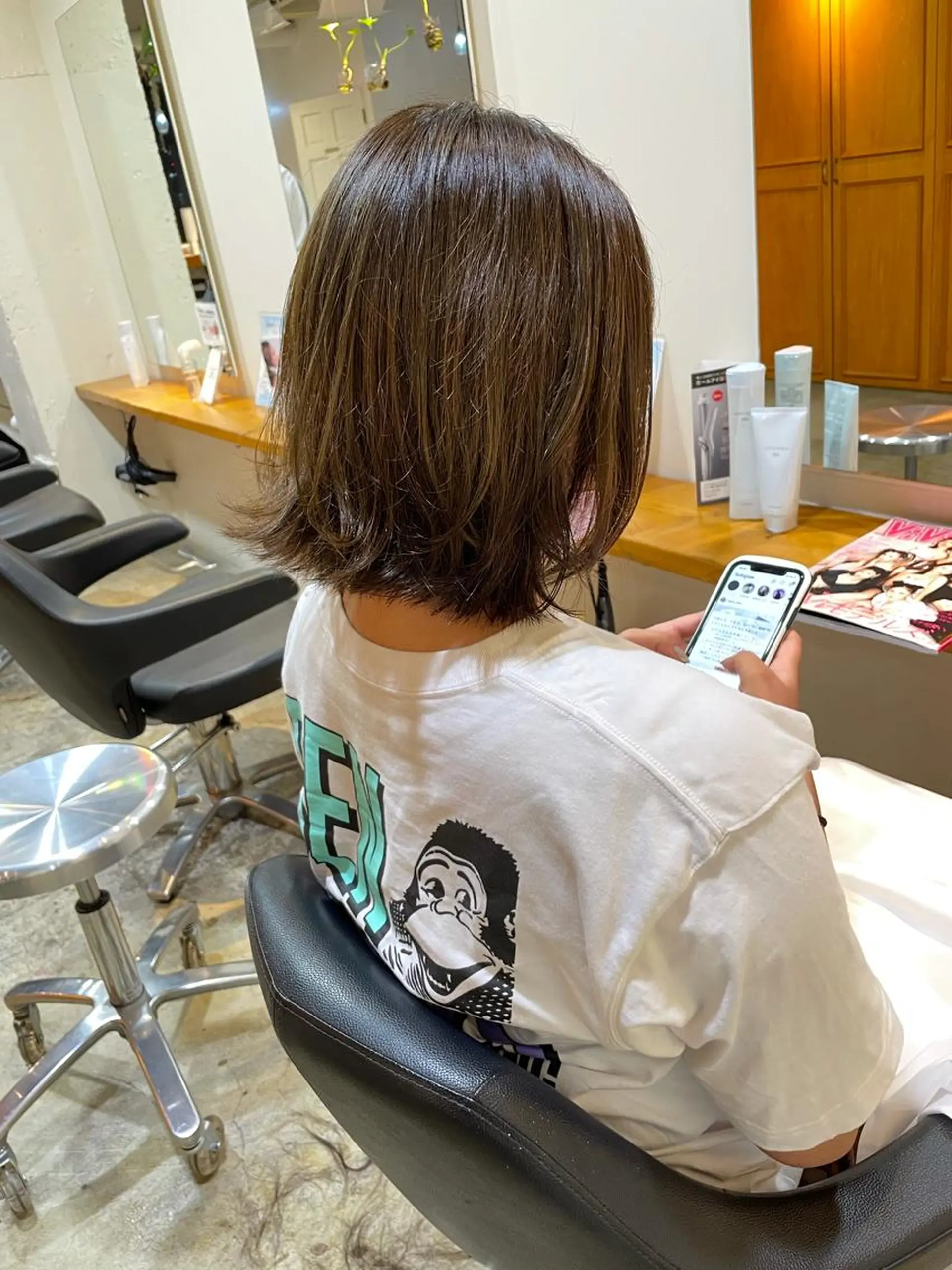 ミディアム カラー カット ヘアカラー トリートメント MIOベージュカラー 柔らかいカラーのヘアスタイル