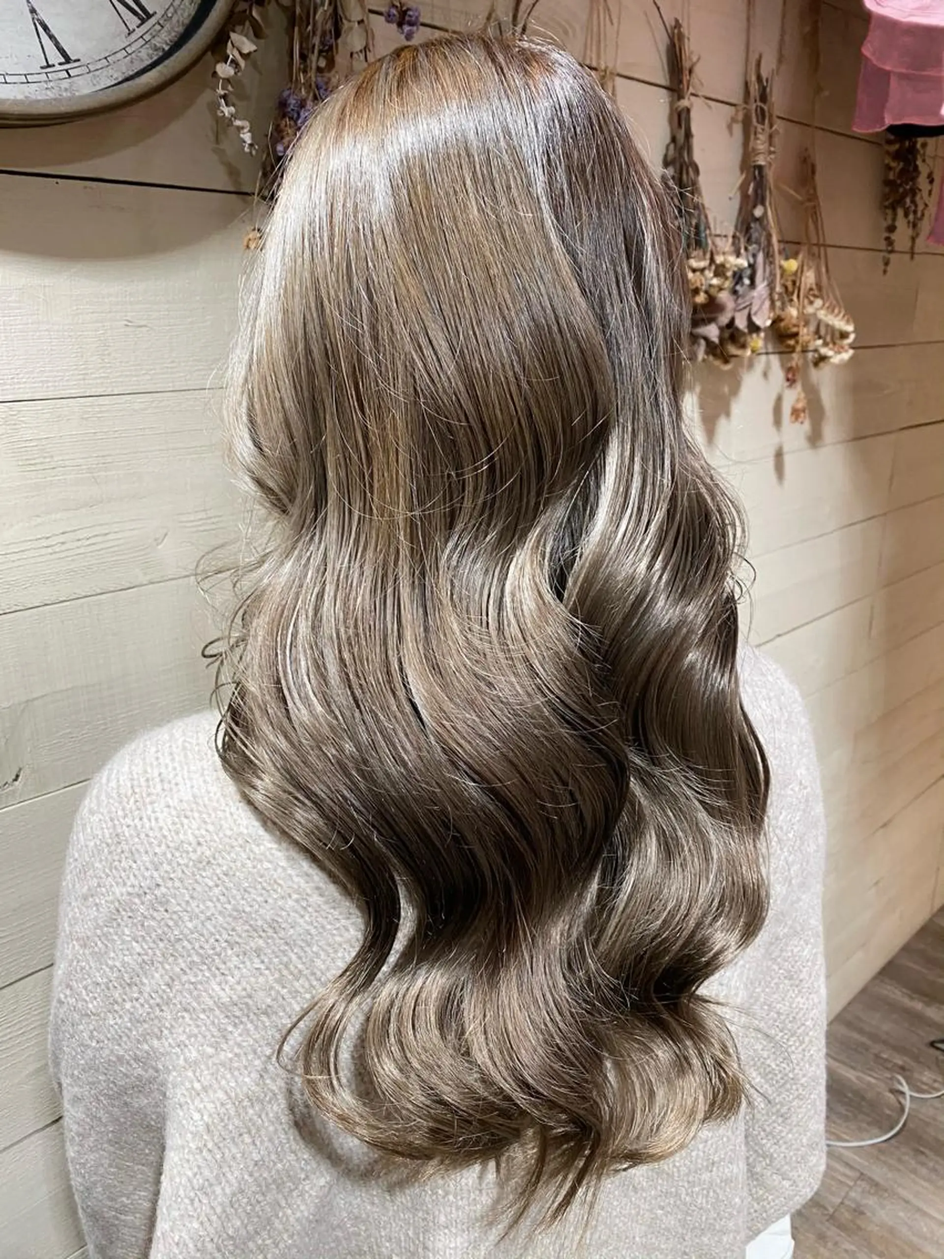 ロング カラー ヘアアレンジ ミズタ マイのヘアスタイル