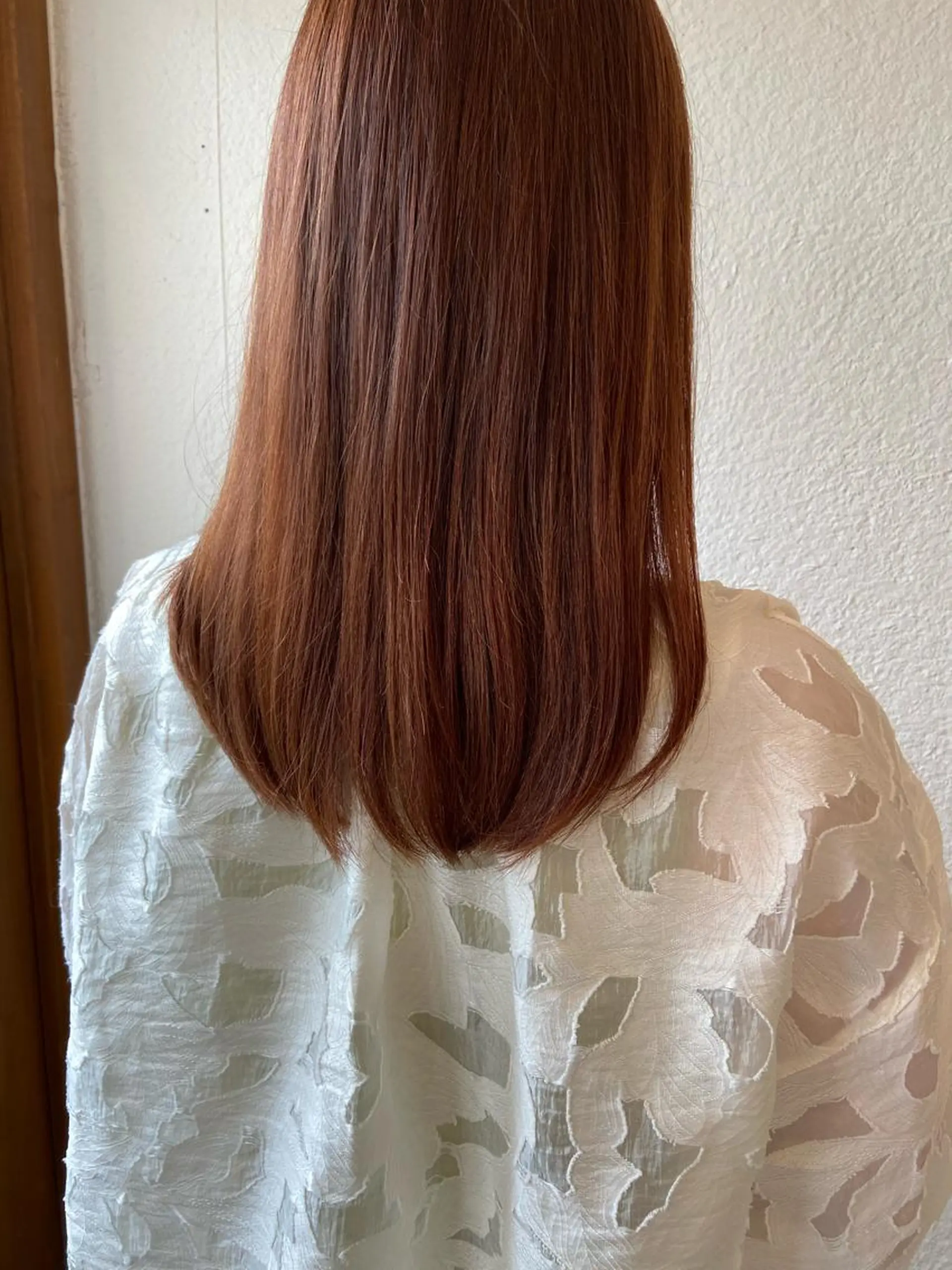 セミロング カラー オレンジ カット ヘアカラー トリートメント 入江 志穂のヘアスタイル