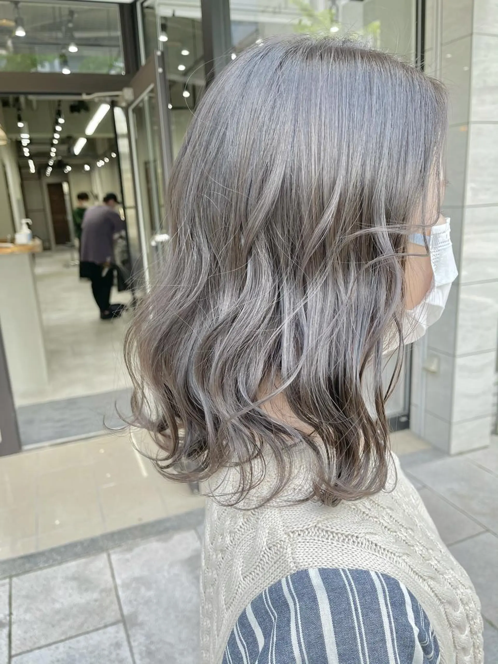 セミロング カラー パーマ ヘアアレンジ グレージュ イルミナカラー オリーブグレージュ オリーブグレー ヘアカラー トリートメント filo byFeria渋谷所属・ハイライト/透明感 髪質改善/石田幸輔のヘアスタイル