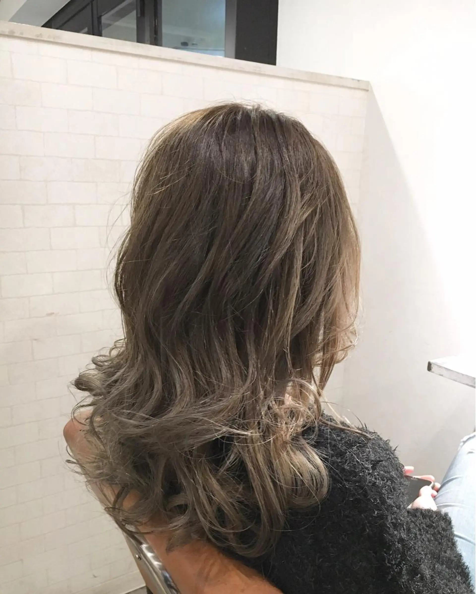 ミディアム カラー グレージュ シルバー JIL BLAN 京都のヘアスタイル