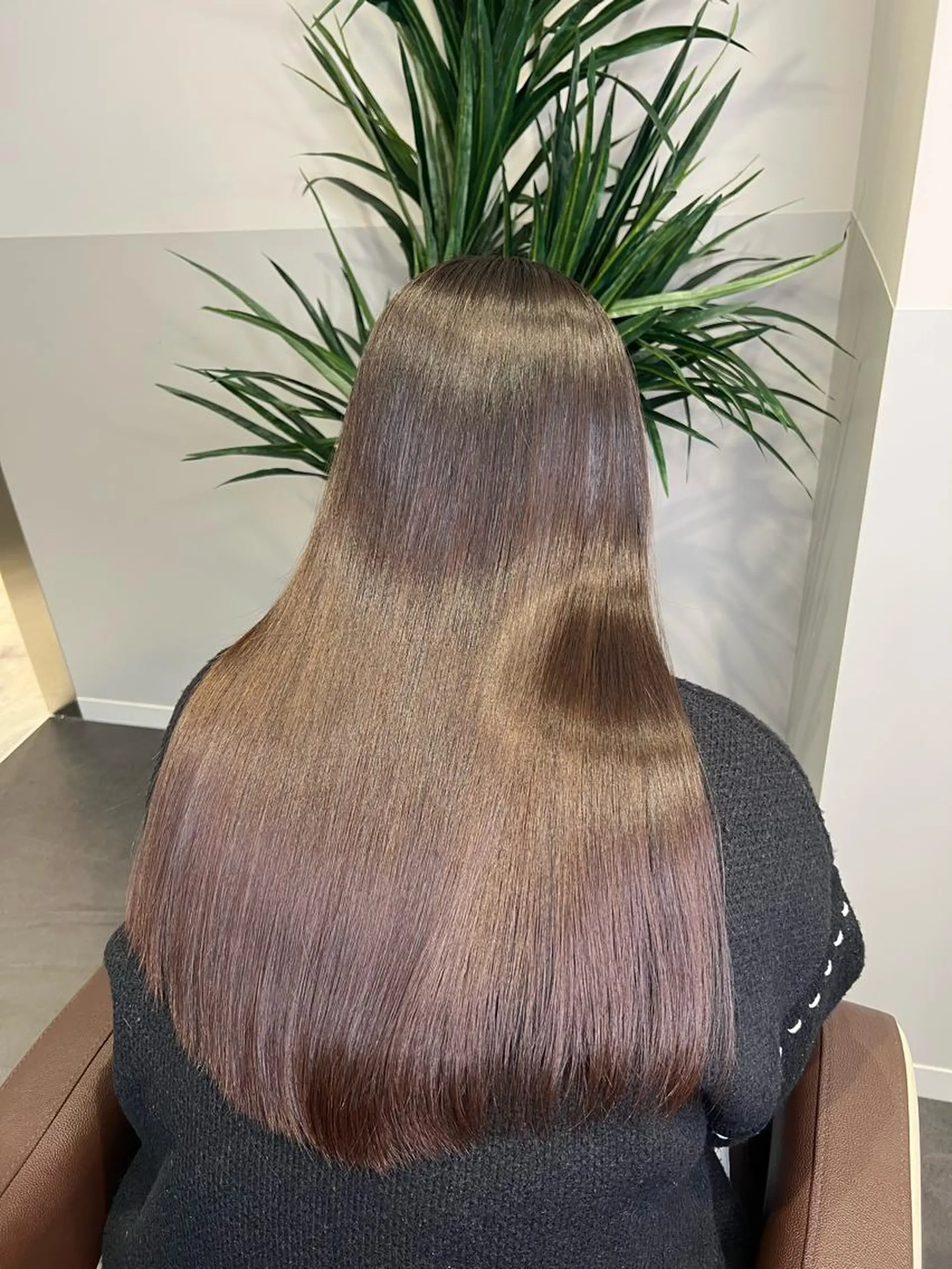 ロング 韓国風カラー 髪質改善 韓国風ヘア 縮毛矯正 トリートメント SALOWIN east店6F所属・TAKUMI 【美髪特化】のヘアスタイル