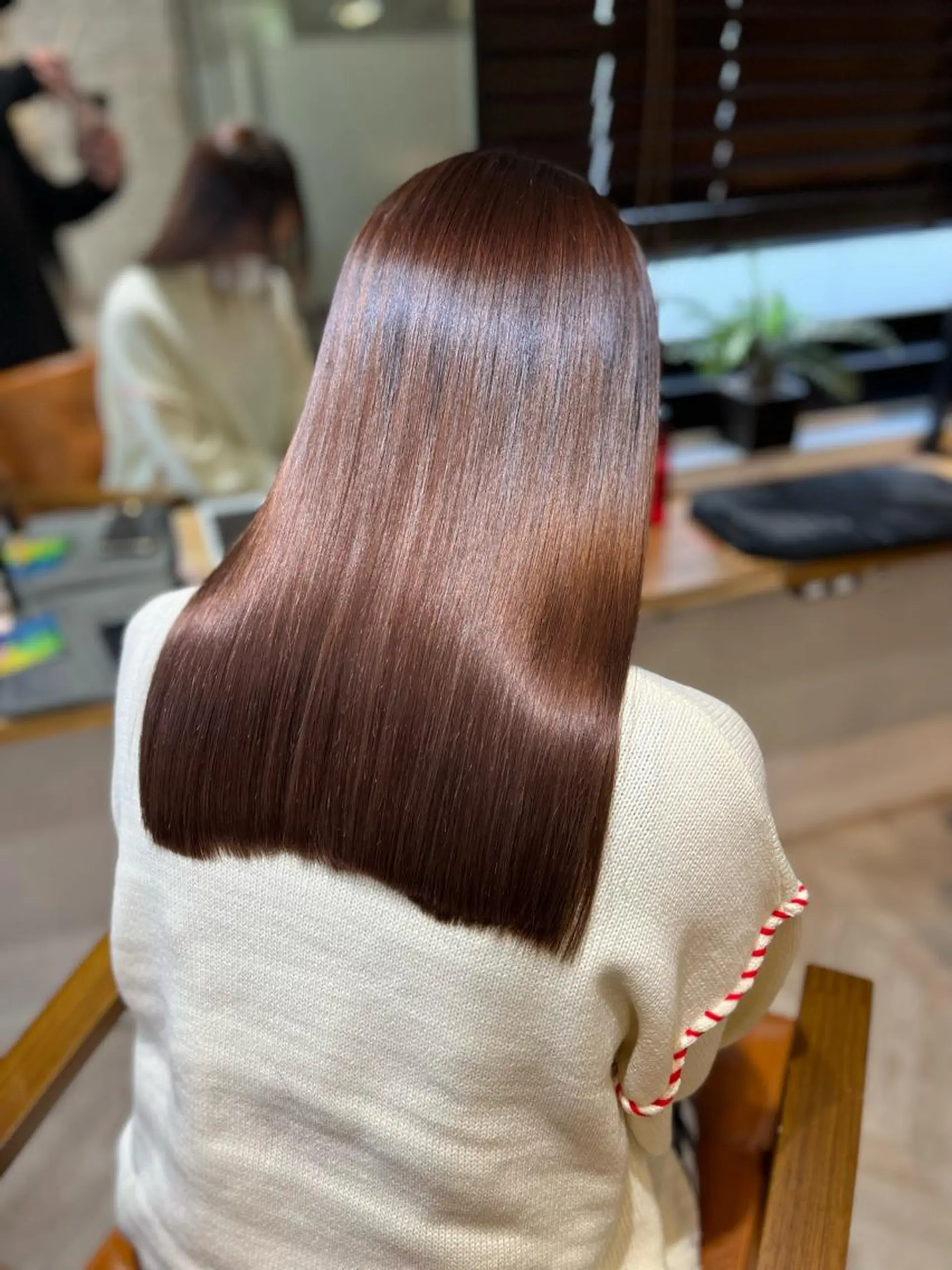 セミロング 髪質改善 トリートメント ✨️極艶髪質改善✖️ クロスパーマ✨のヘアスタイル