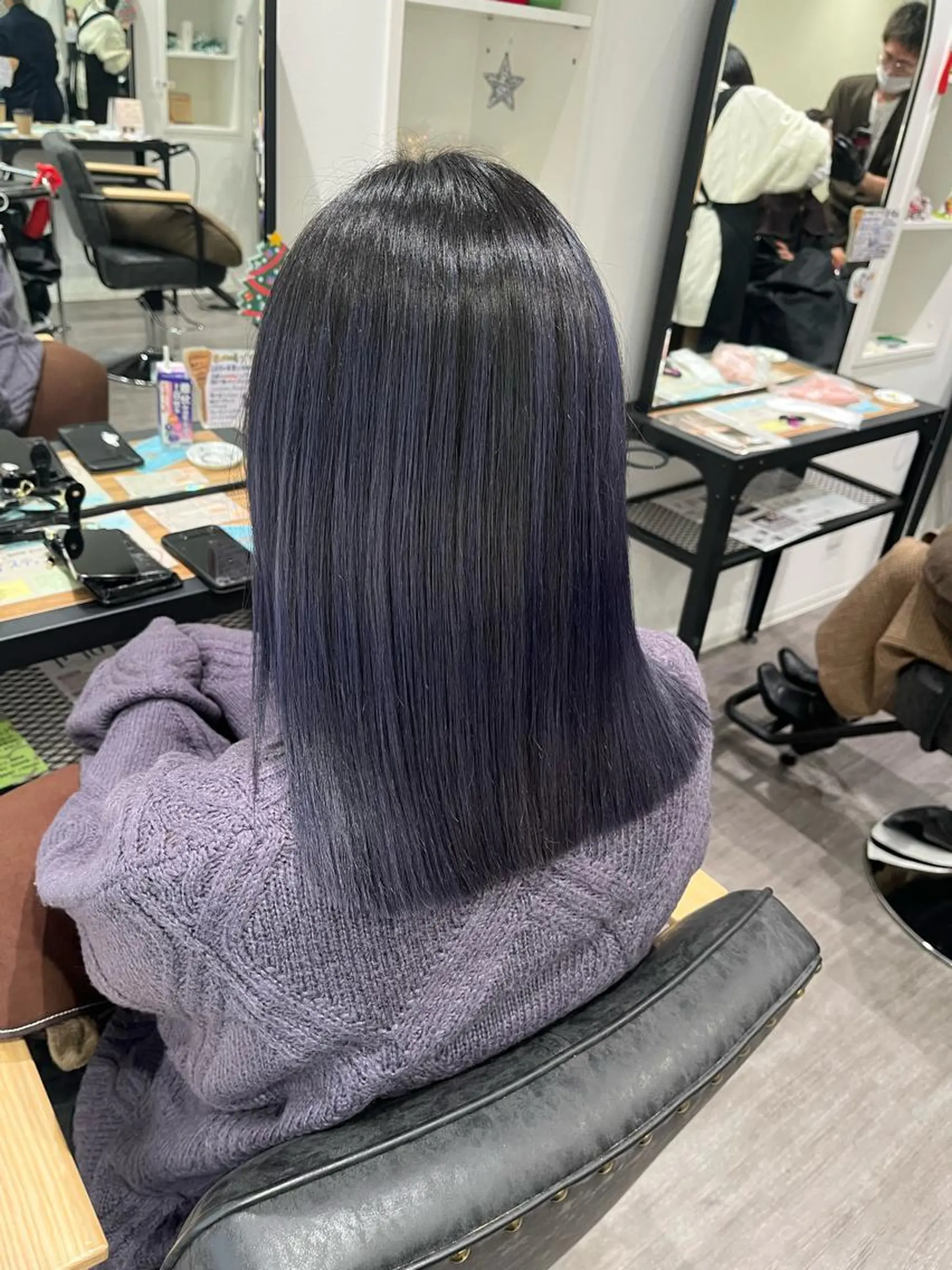 ミディアム カラー ブルーカラー ブルーパープル パープルカラー 上田 紗也のヘアスタイル