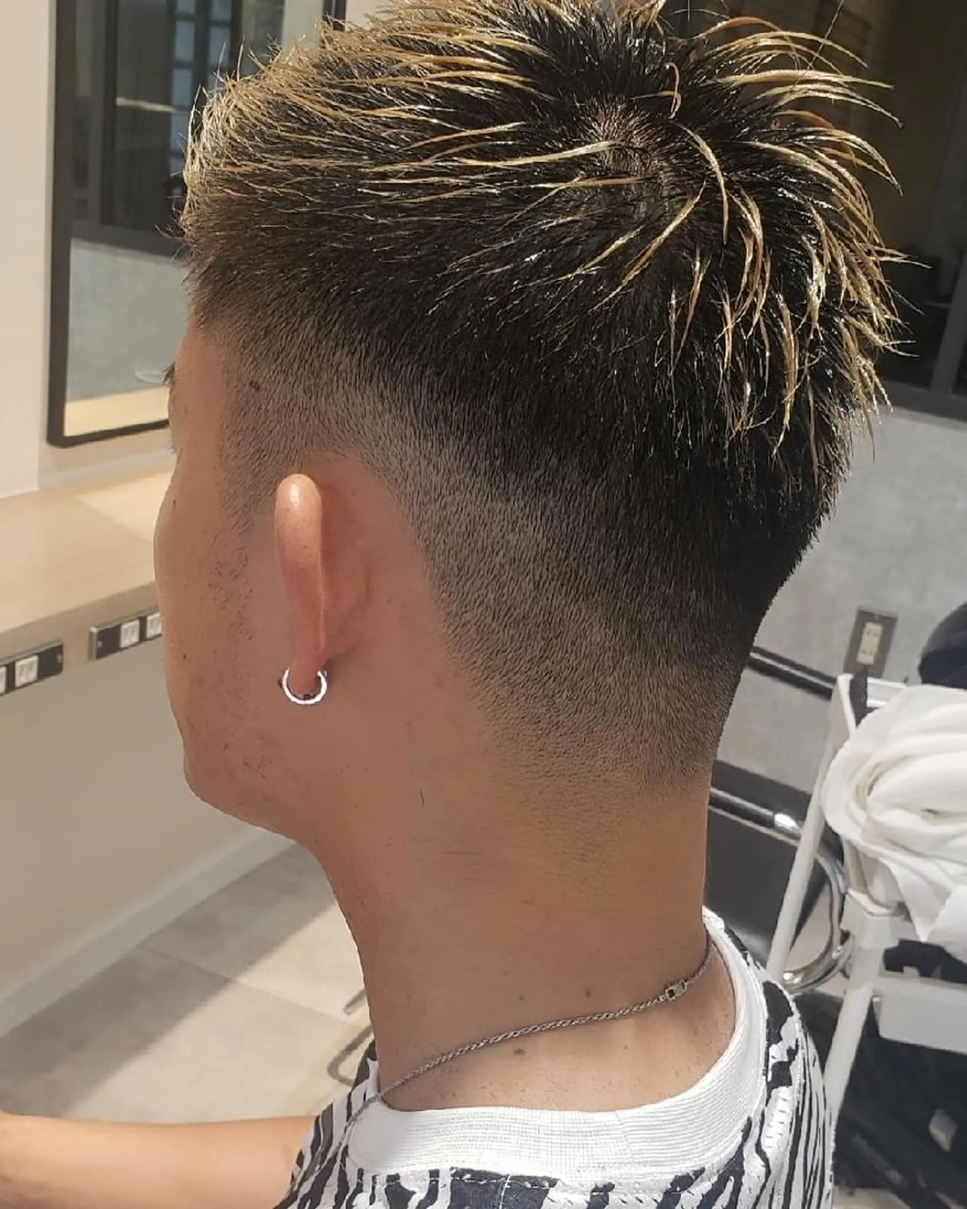 ショート メンズ フェードカット arrow🖤 もえみのヘアスタイル