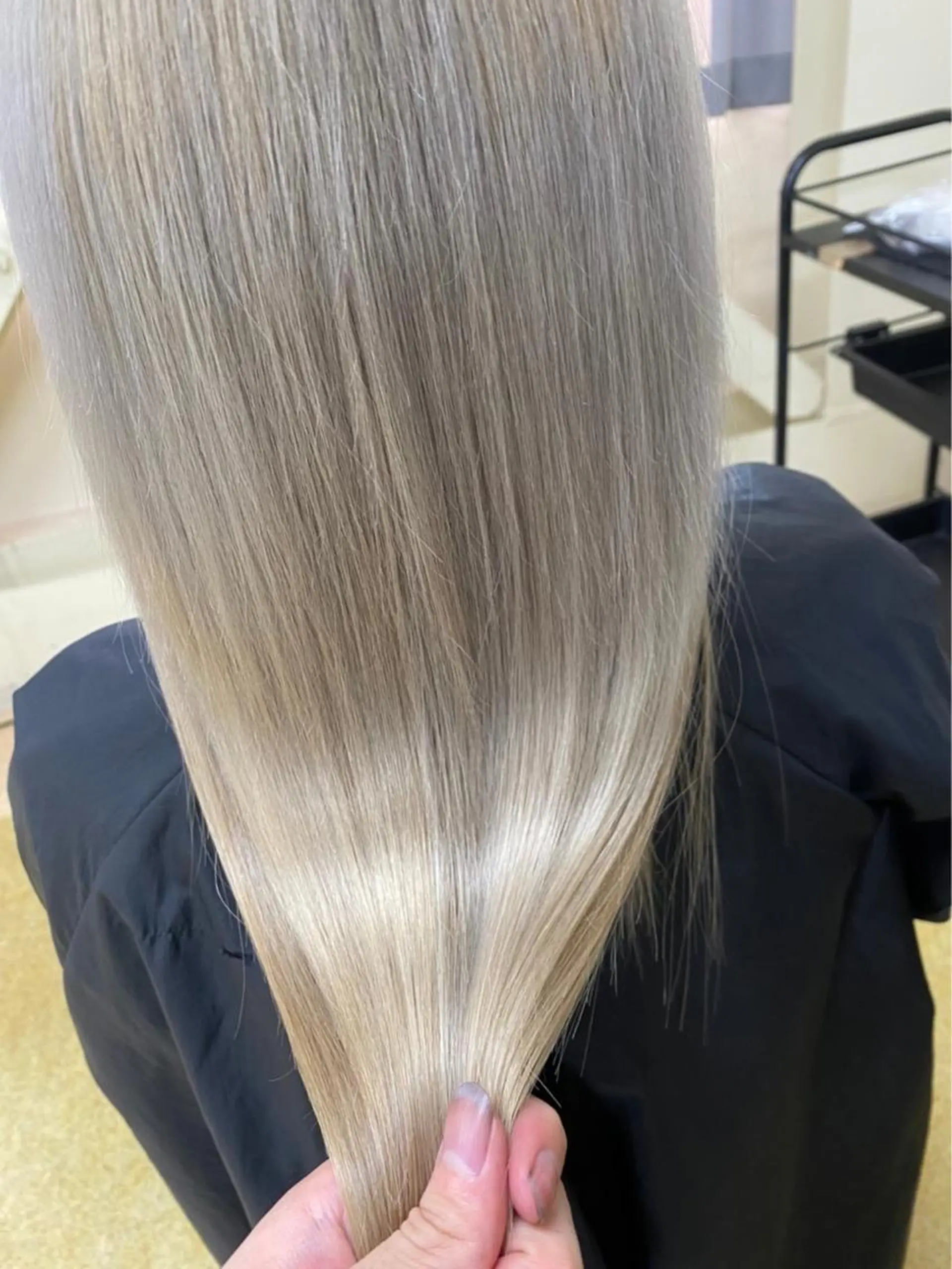 セミロング カラー ヘアアレンジ 💕ブリーチカラー☁ 髪質改善💖サワのヘアスタイル