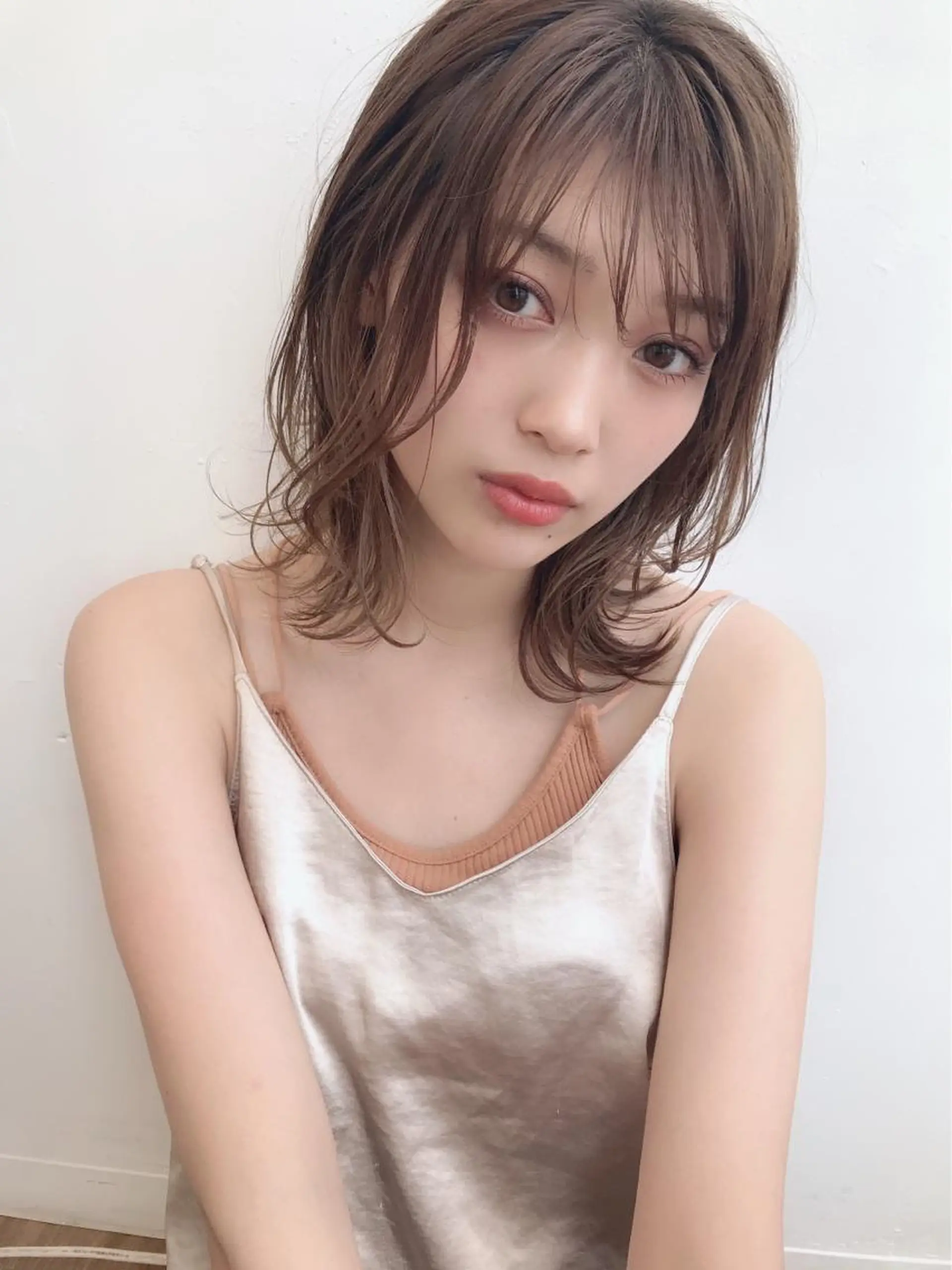 ミディアム レイヤーカット 鎌倉 彩のヘアスタイル