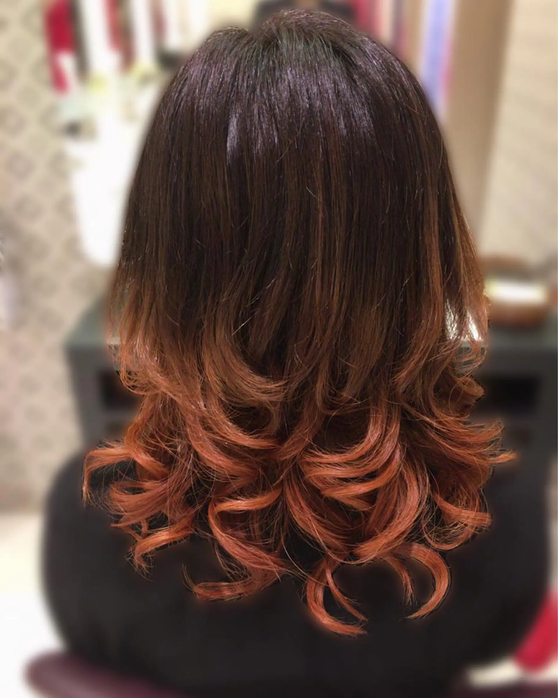 セミロング カラー グラデーションカラー オレンジ レッドカラー i-Dear -studio Kobe-所属・横野 孝志のヘアスタイル