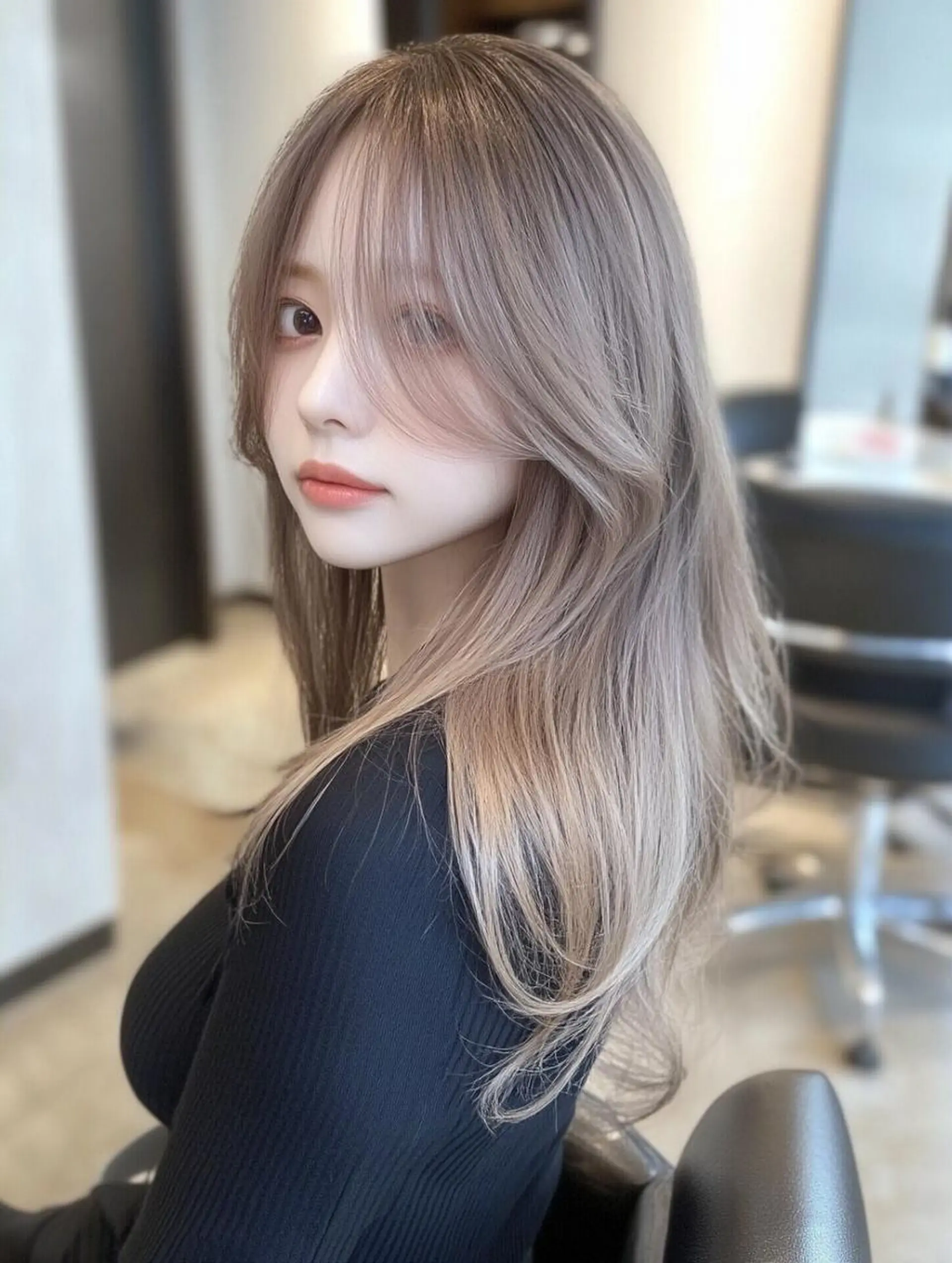 ロング バレイヤージュ/ ミルクティーベージュのヘアスタイル