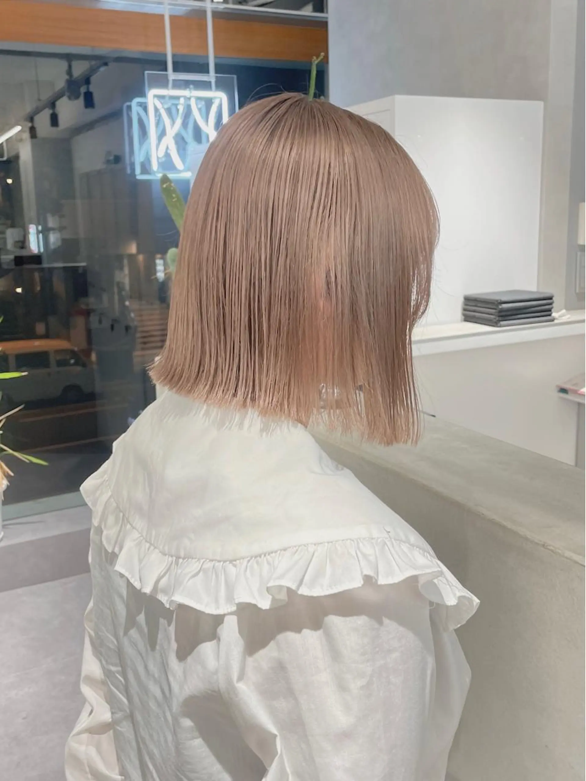 ショート カラー アッシュ バレイヤージュ ベージュカラー 黒髪 ブリーチ ikuma/ ミルクティーのヘアスタイル