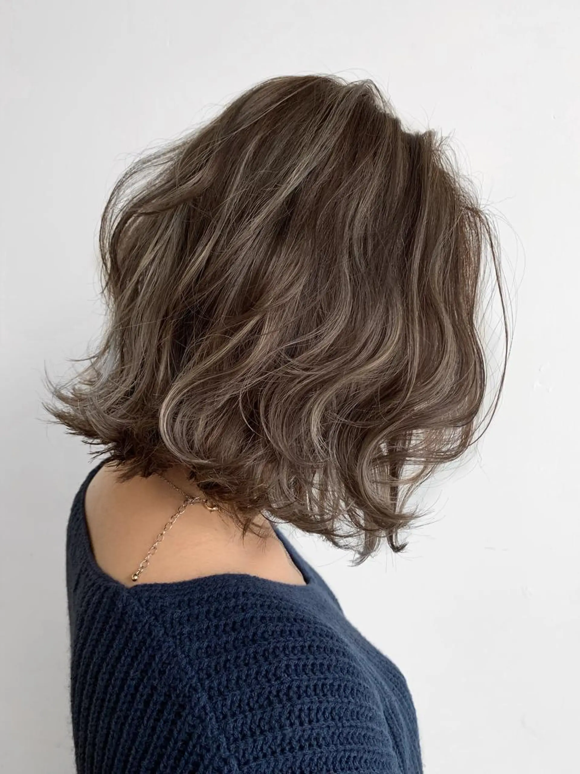 ミディアム アッシュ アッシュブラウン ハイライト ヘアカラー トリートメント ヘッドスパ 🌿海外Style・ KOHEIのヘアスタイル