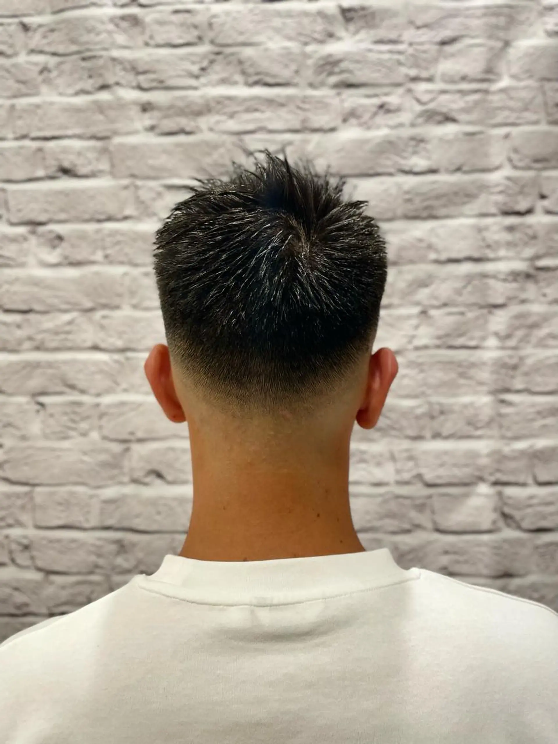 ショート メンズ アップバング フェードカット スキンフェード Graceful BarBer platinum所属・無料メンズカット💈 遠山泰輝のヘアスタイル