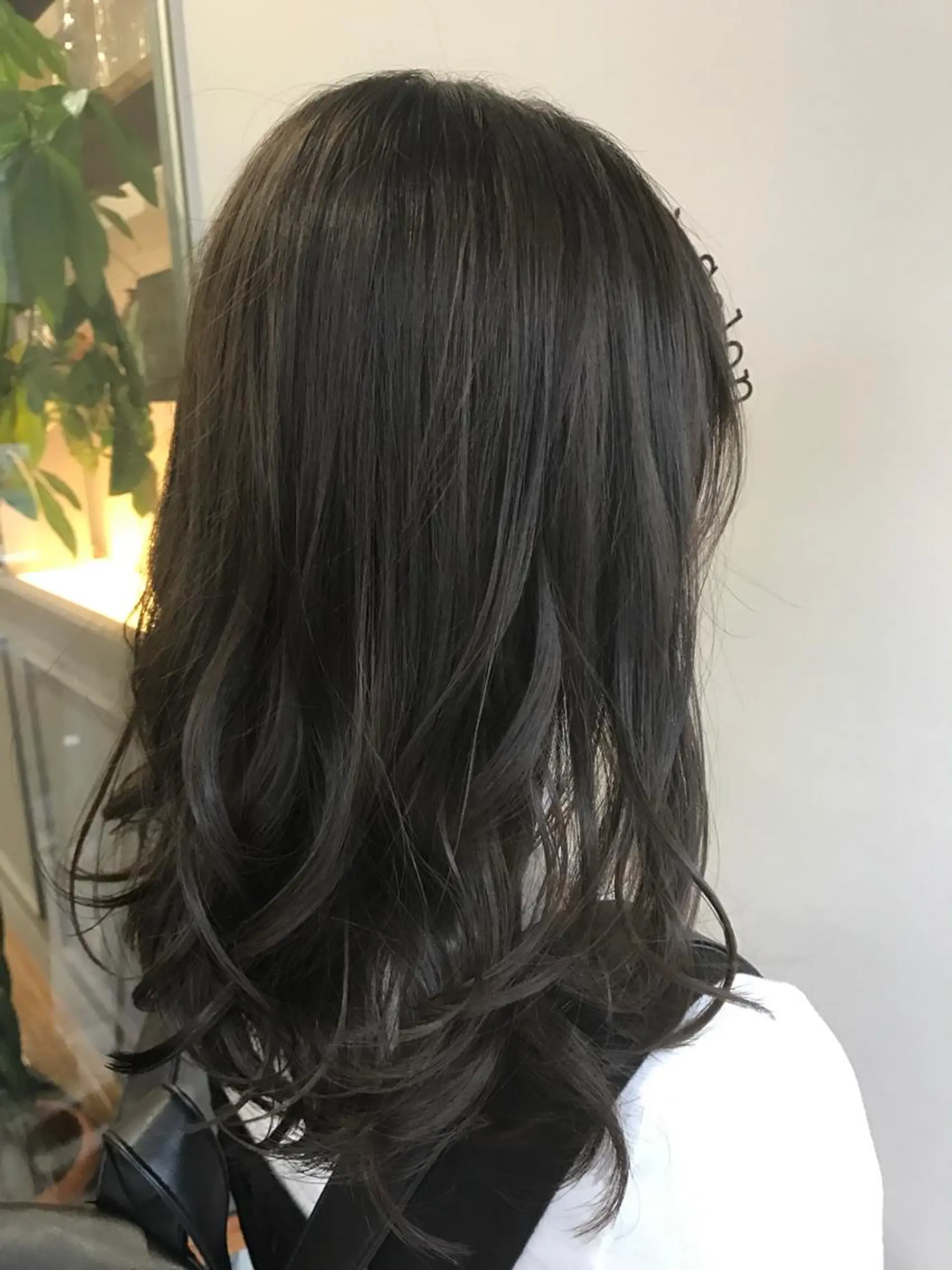ミディアム カラー ハイトーンカラー ひろせ かなのヘアスタイル