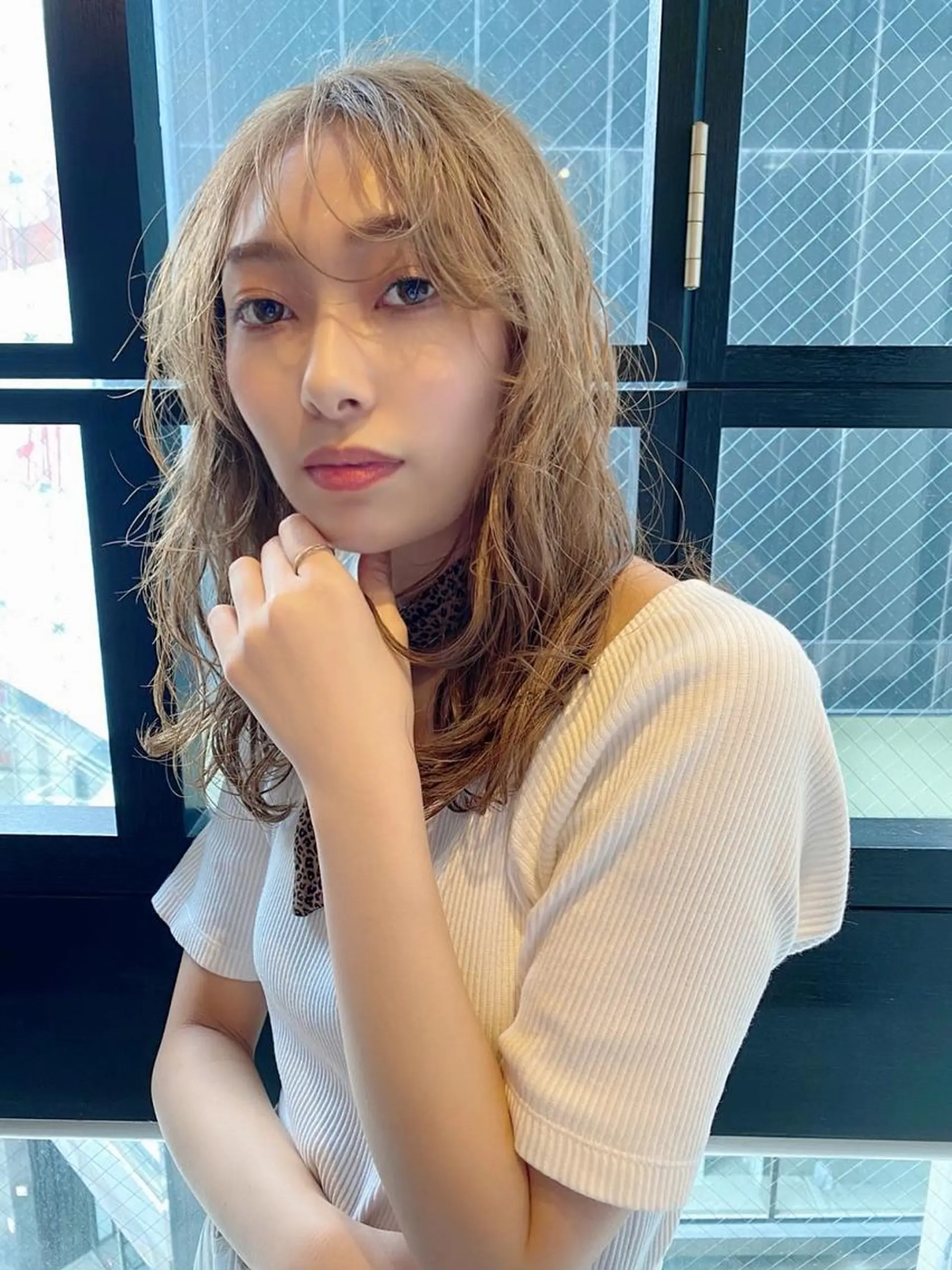 ミディアム カラー ネイル パーマ マツエク・マツパ ヘアアレンジ メンズ キッズ ベージュカラー フォギーベージュ ヘアカラー Lauburu渋谷 officialのヘアスタイル