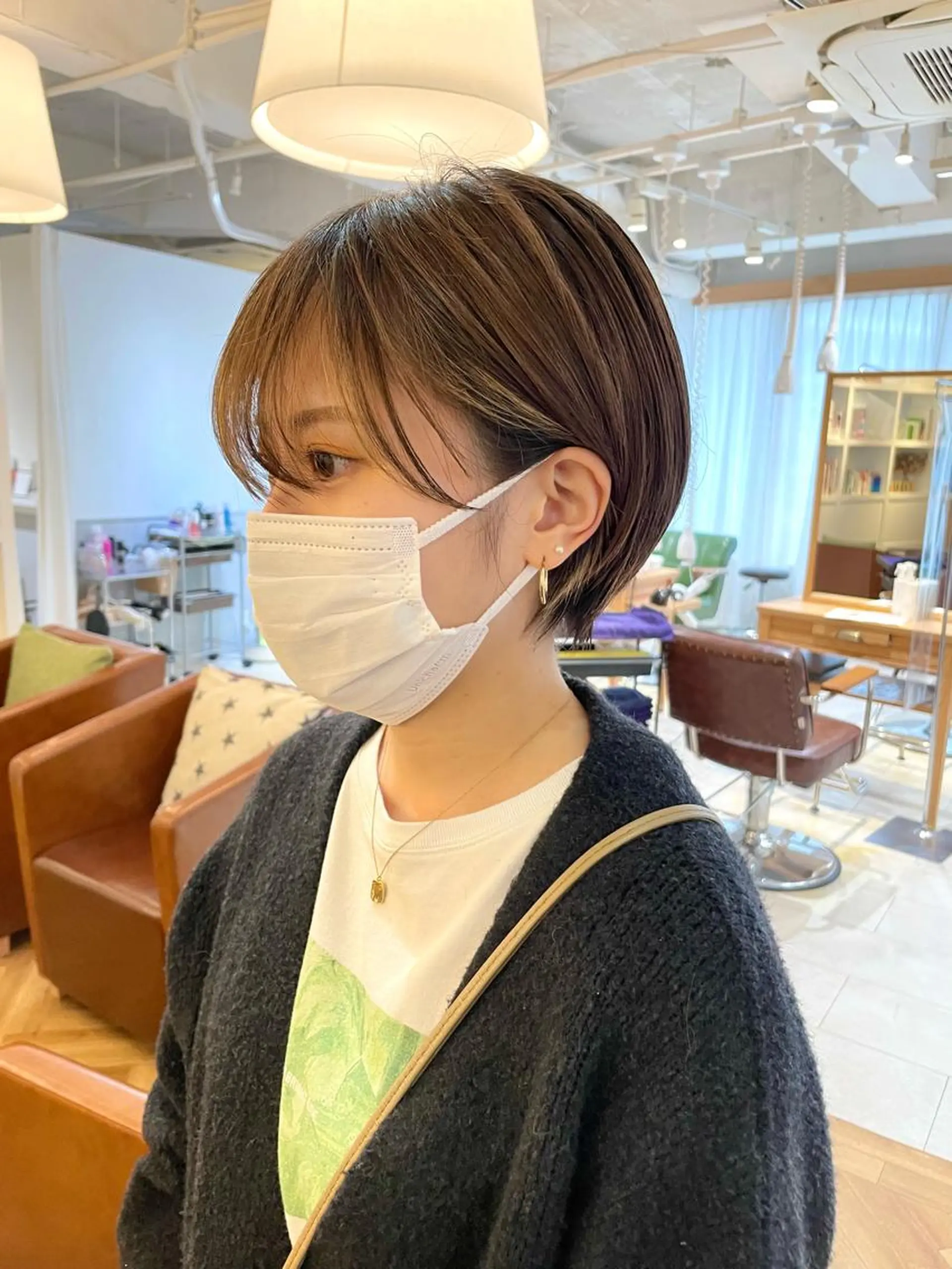 ショート カラー 伸ばしかけ ショートヘア salowin梅田茶屋町north所属・くがれいじ 梅田/ショート/ボブのヘアスタイル