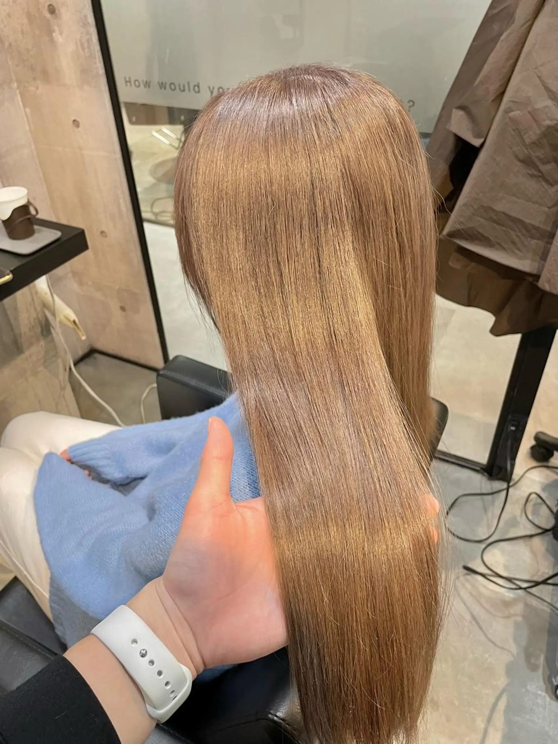 ロング カラー ベージュカラー ブリーチ ミルクティーベージュ カット ヘアカラー 👑髪質改善カラー 中垣斗希のヘアスタイル