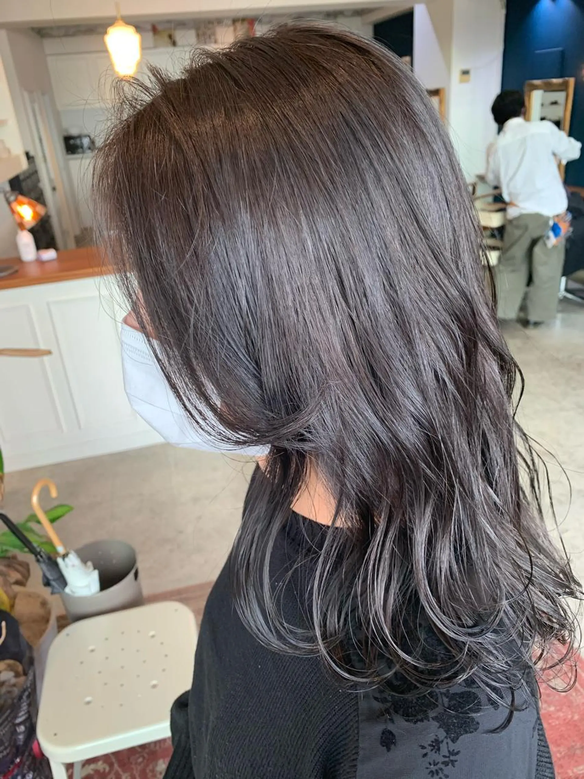 ロング カラー ヘアアレンジ ラベンダーカラー シルバー カット ヘアカラー トリートメント 山崎 澪のヘアスタイル