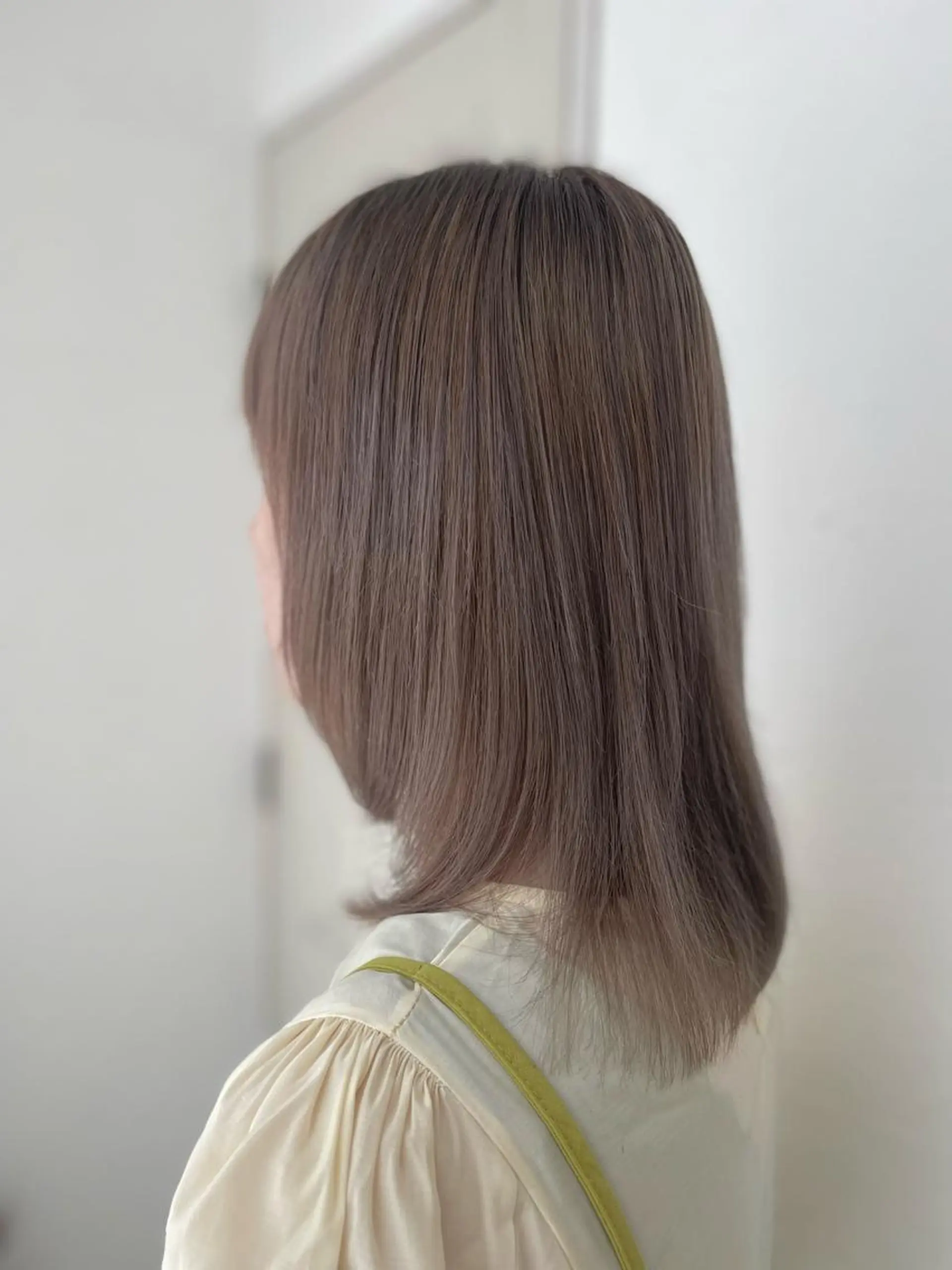セミロング カラー ブリーチ カット ヘアカラー タナカ マナミのヘアスタイル