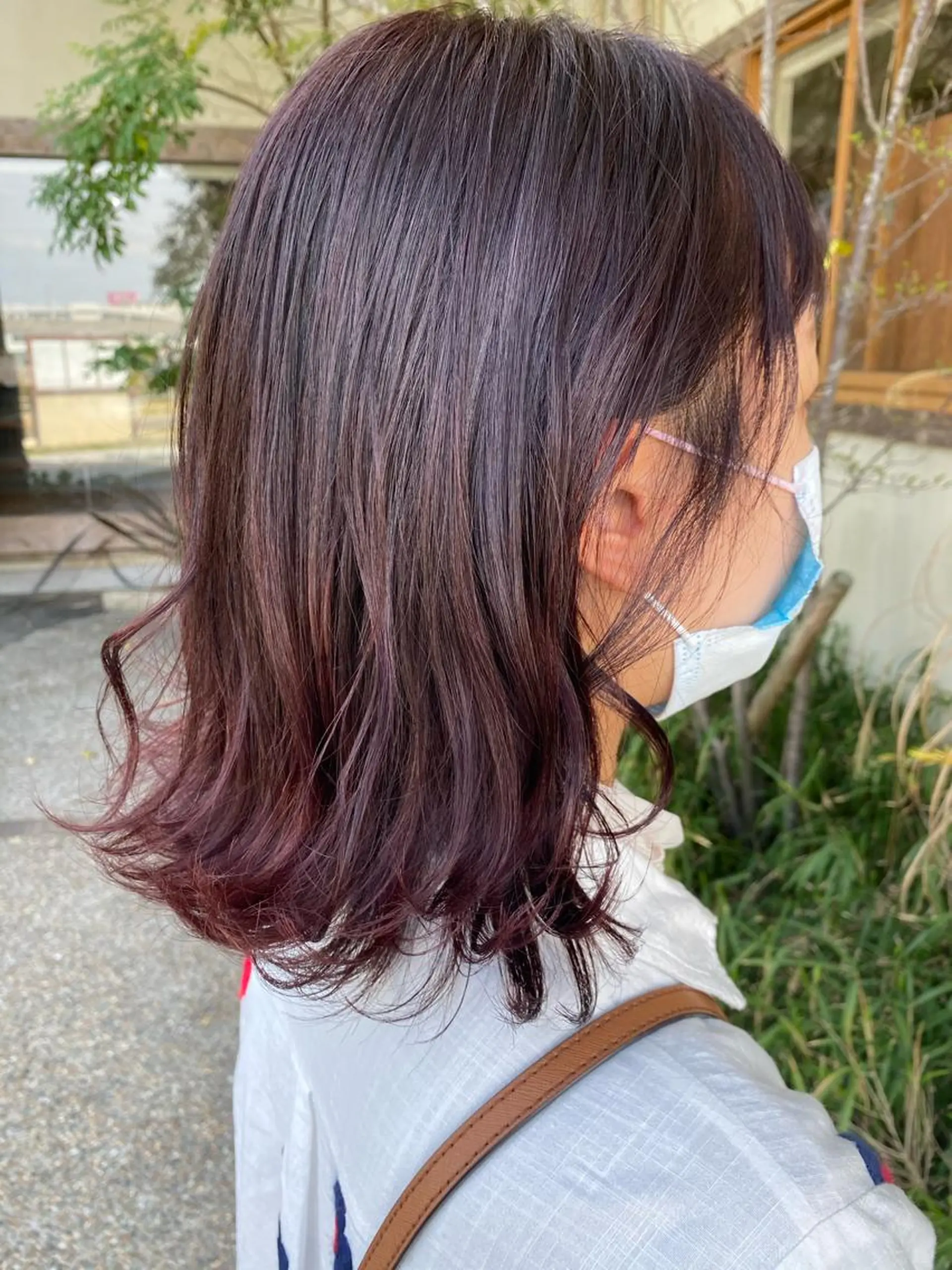 ミディアム カラー 小畑 杏実のヘアスタイル