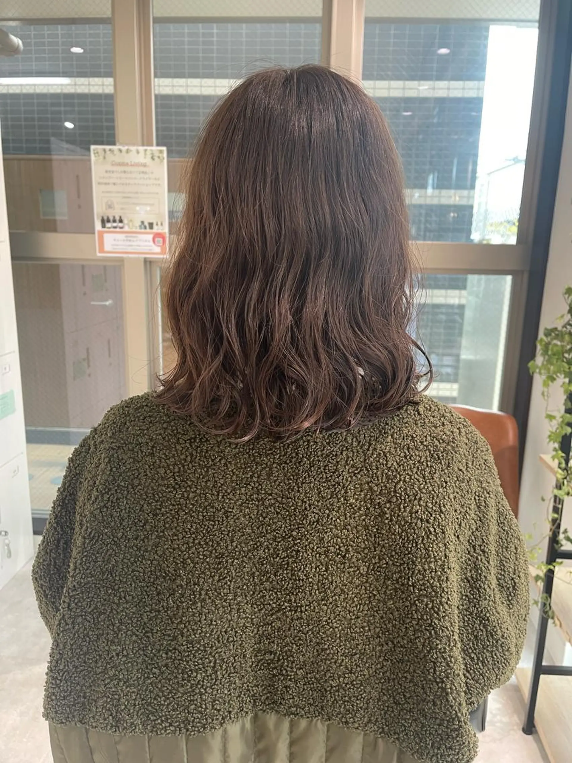 ミディアム パーマ カット ヘアカラー トリートメント * 透明感カラー c h i h o *のヘアスタイル