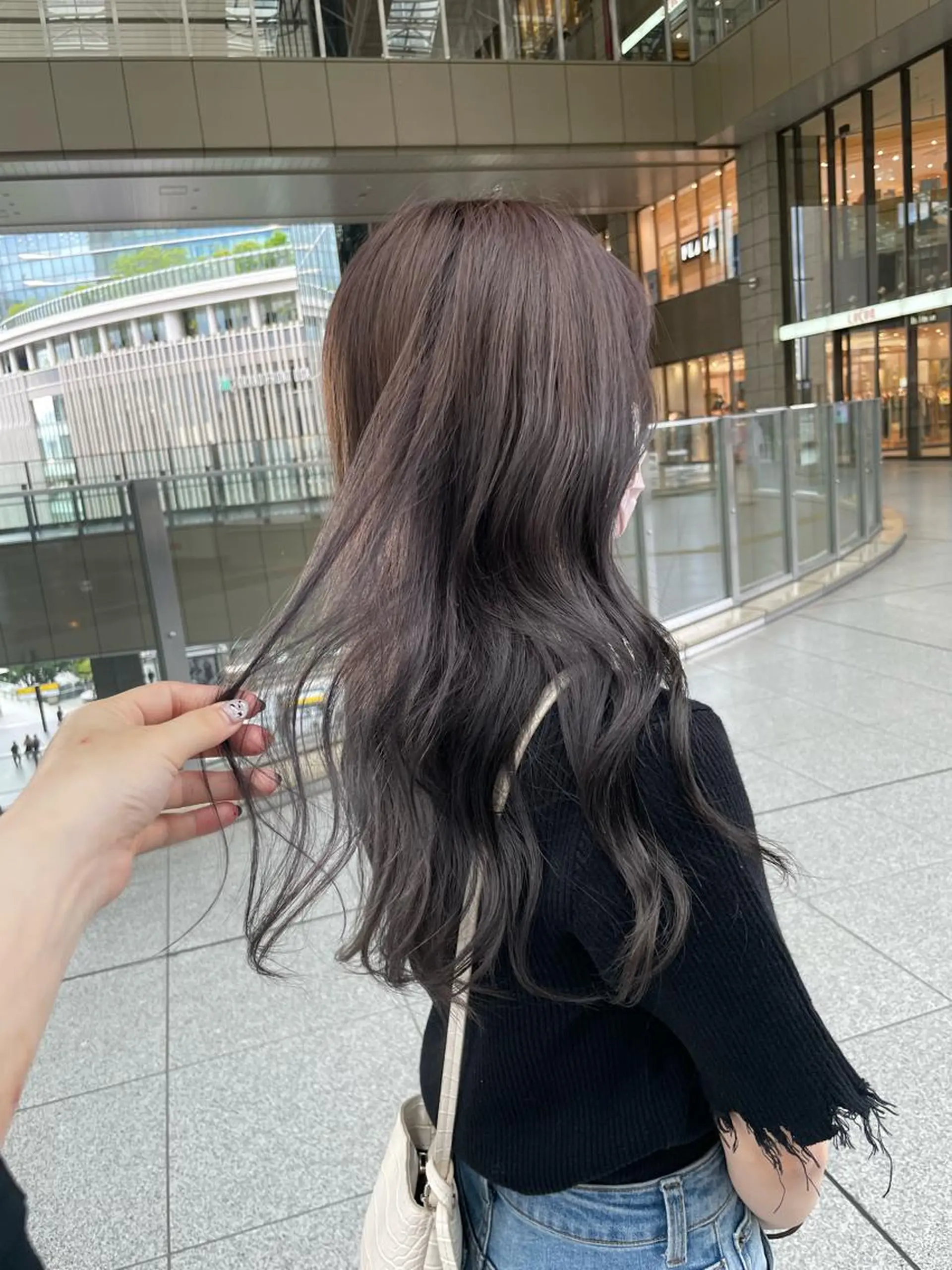 セミロング カラー akane .のヘアスタイル