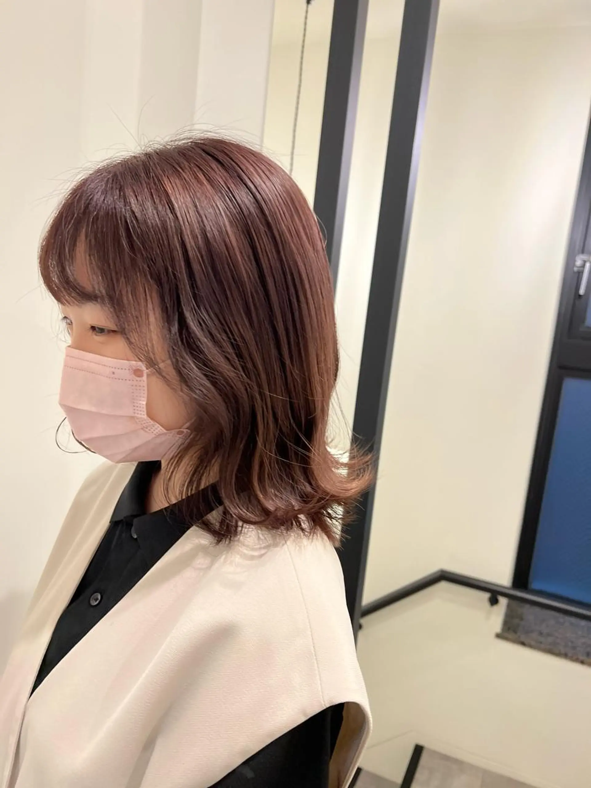 ミディアム カラー ベージュカラー ピンクカラー ピンクベージュ ヘアカラー トリートメント 工藤 梨花のヘアスタイル