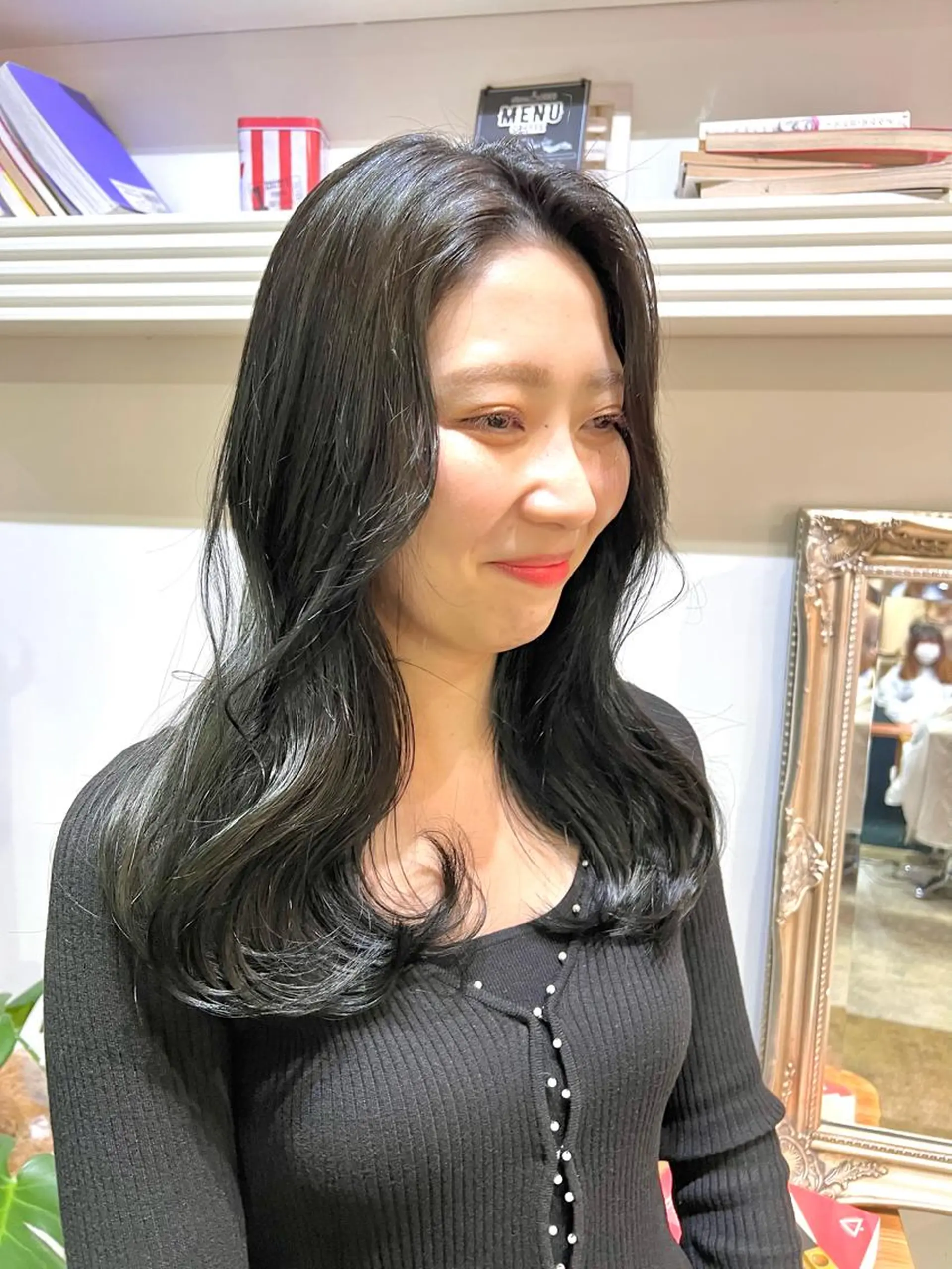 ロング カラー ヘアアレンジ アッシュ ダークグレー ダークグレージュ グレージュ オリーブアッシュ ヘアカラー トリートメント ヘアセット 山口 竣也のヘアスタイル